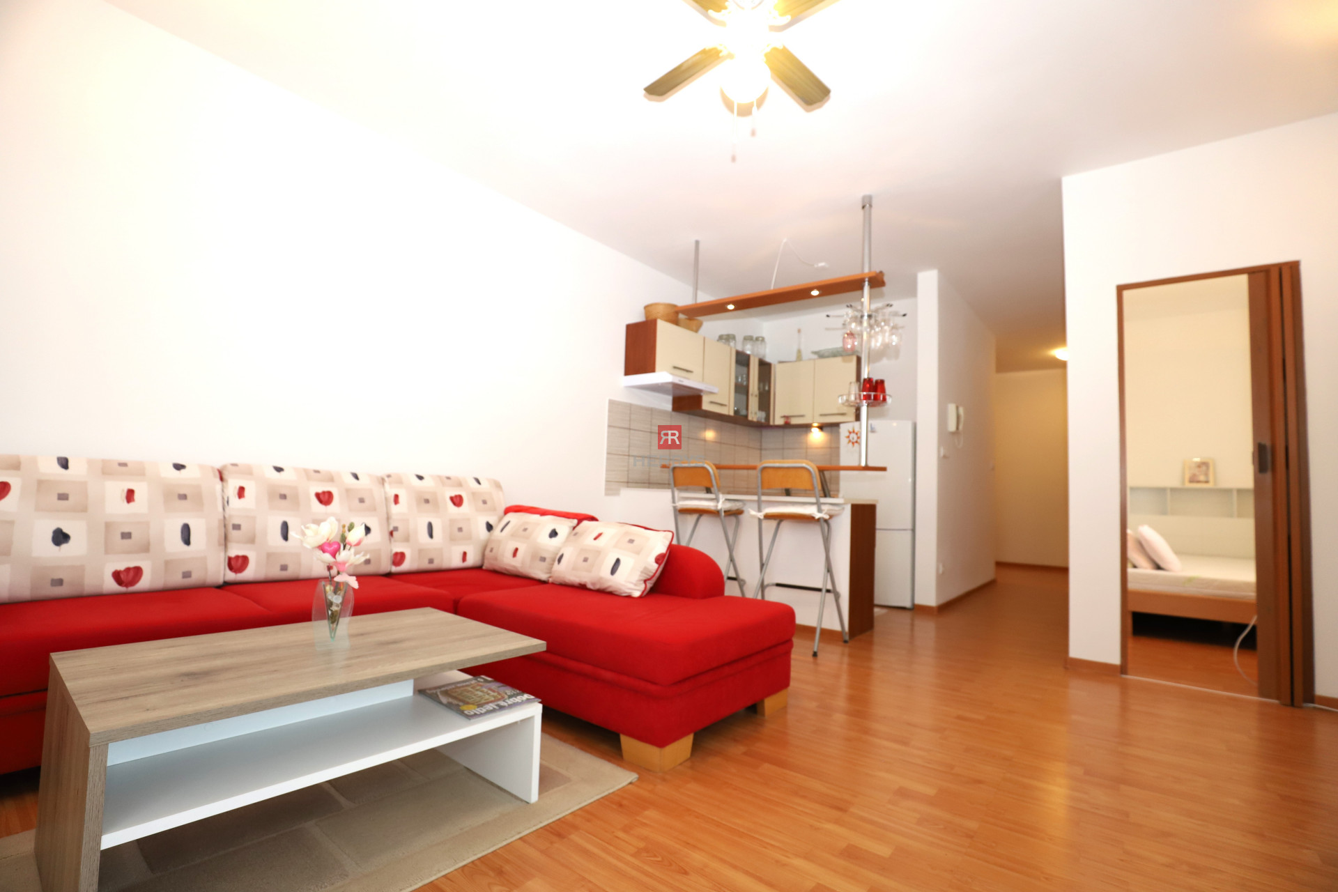 HERRYS - Na prenájom pekný 2 izbový byt s balkónom v Petržalke