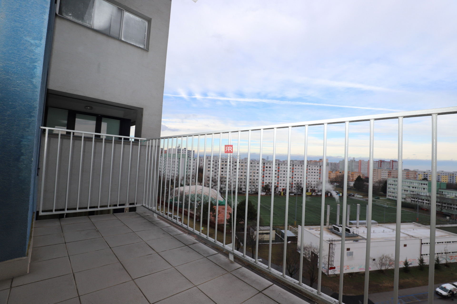 HERRYS - Na prenájom pekný 2 izbový byt s balkónom v Petržalke