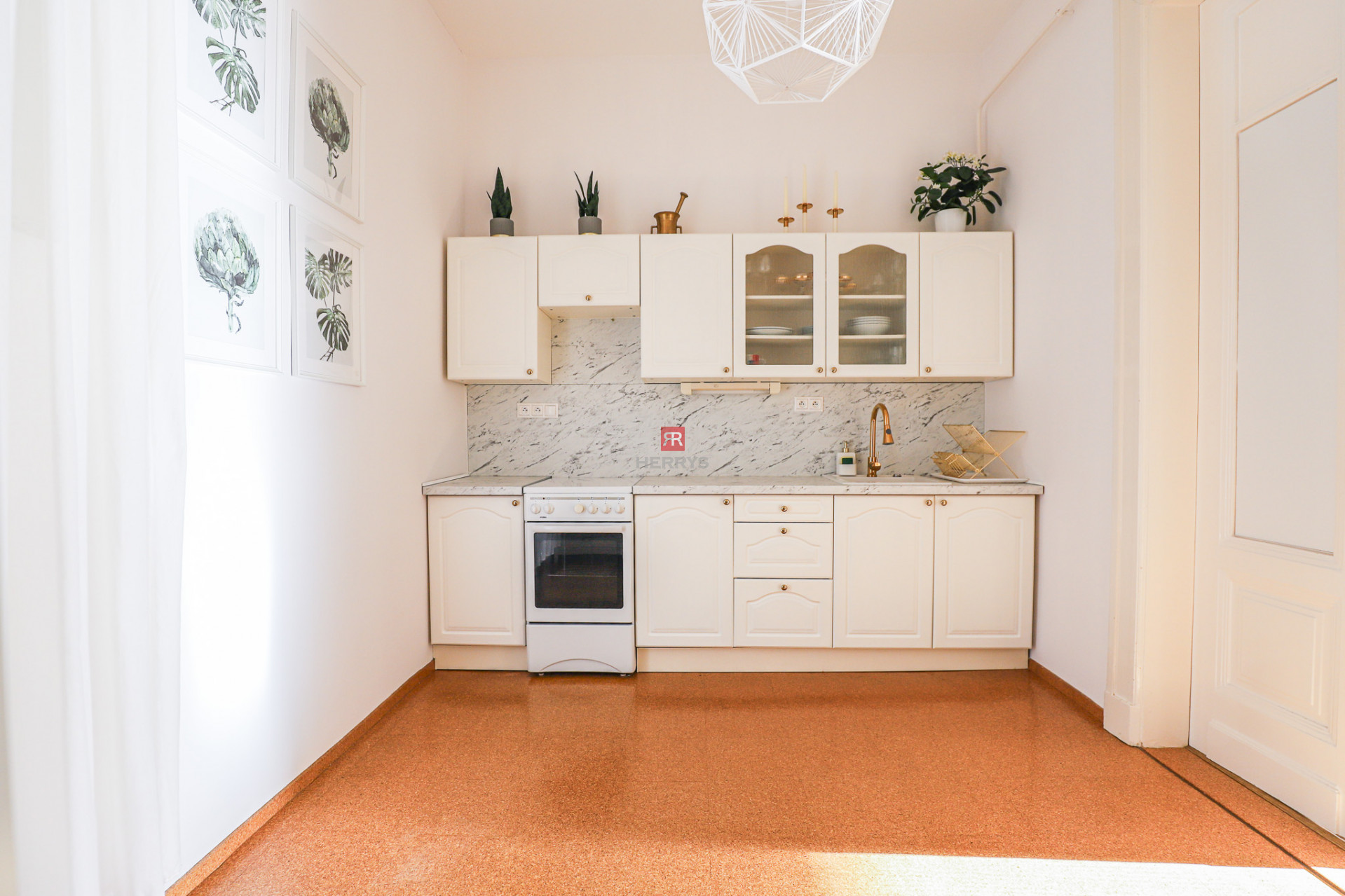 HERRYS - For rent 1-bedroom cozy apartment 81m2 in the heart of BA on Gorkého street