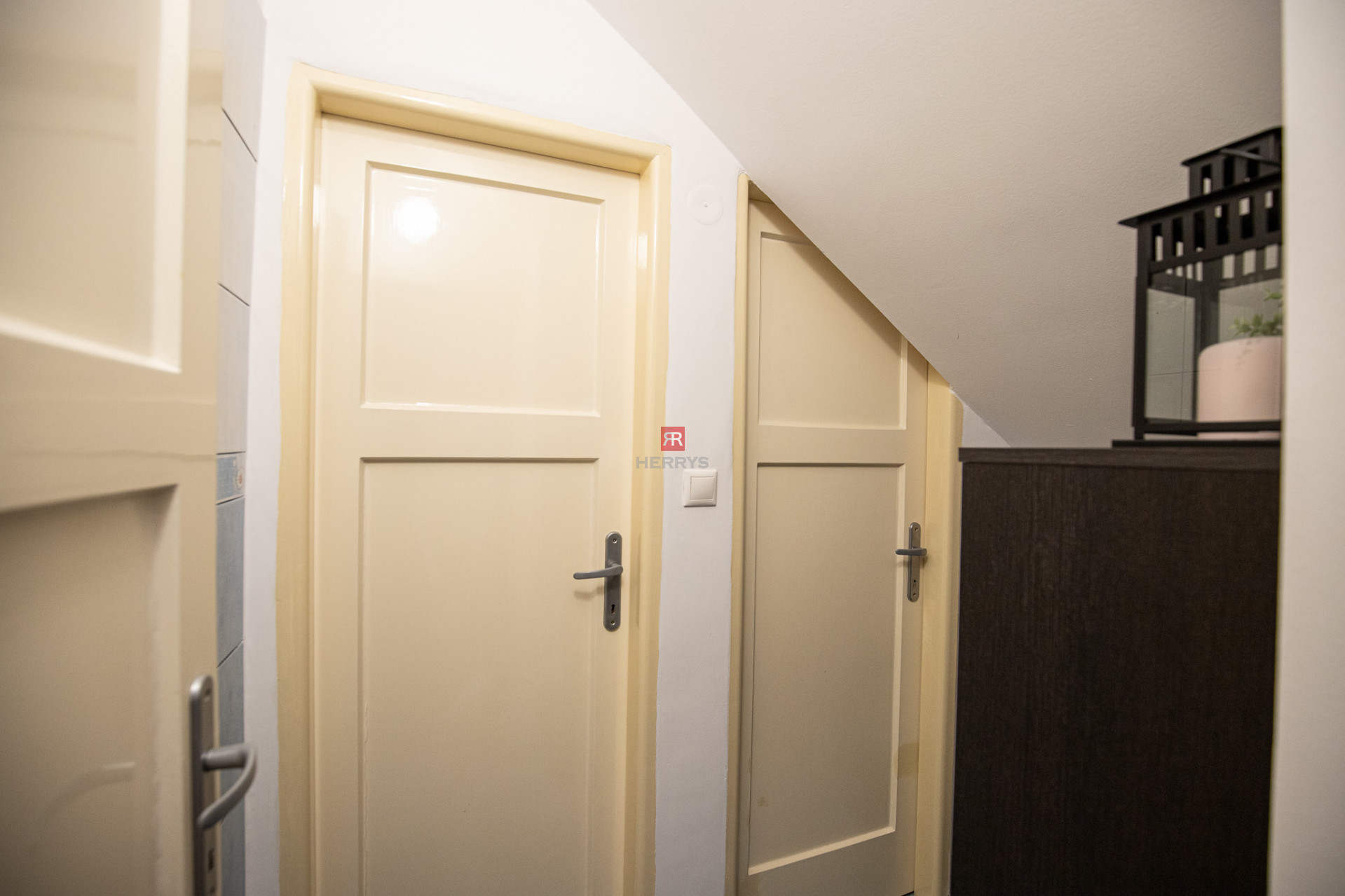 HERRYS - For rent 1-bedroom cozy apartment 81m2 in the heart of BA on Gorkého street