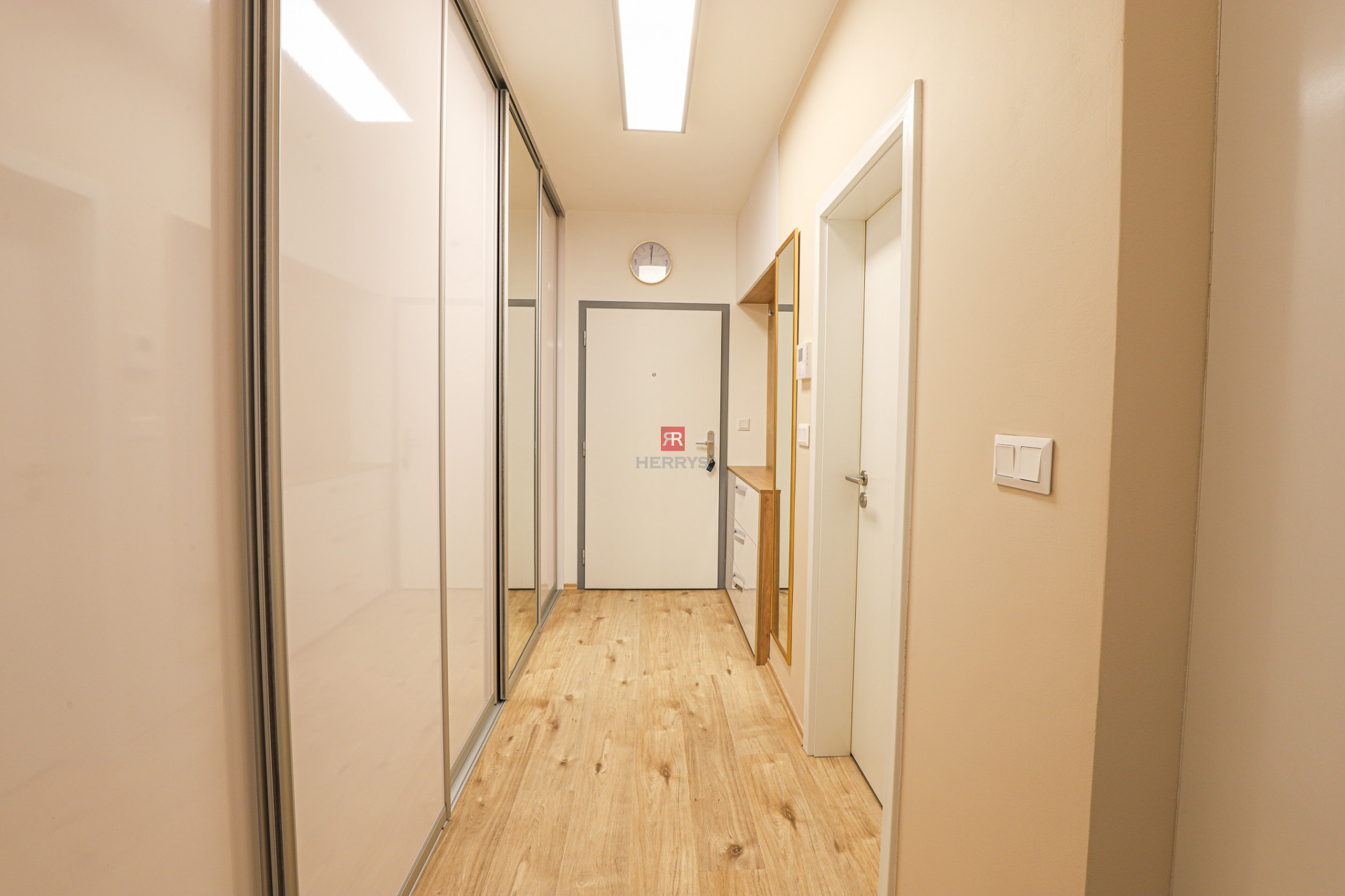 HERRYS - Na prenájom príjemný 1 izbový byt s loggiou a parkovaním v projekte Nuppu
