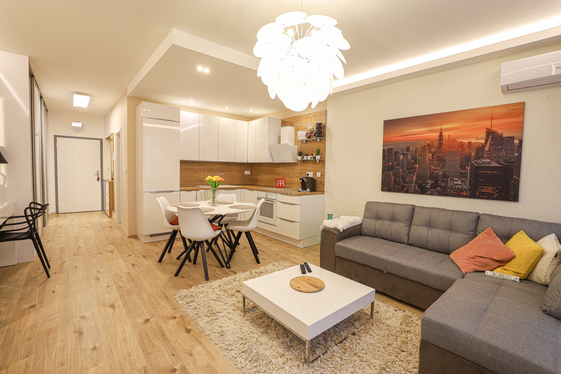 HERRYS - Na prenájom príjemný 1 izbový byt s loggiou a parkovaním v projekte Nuppu