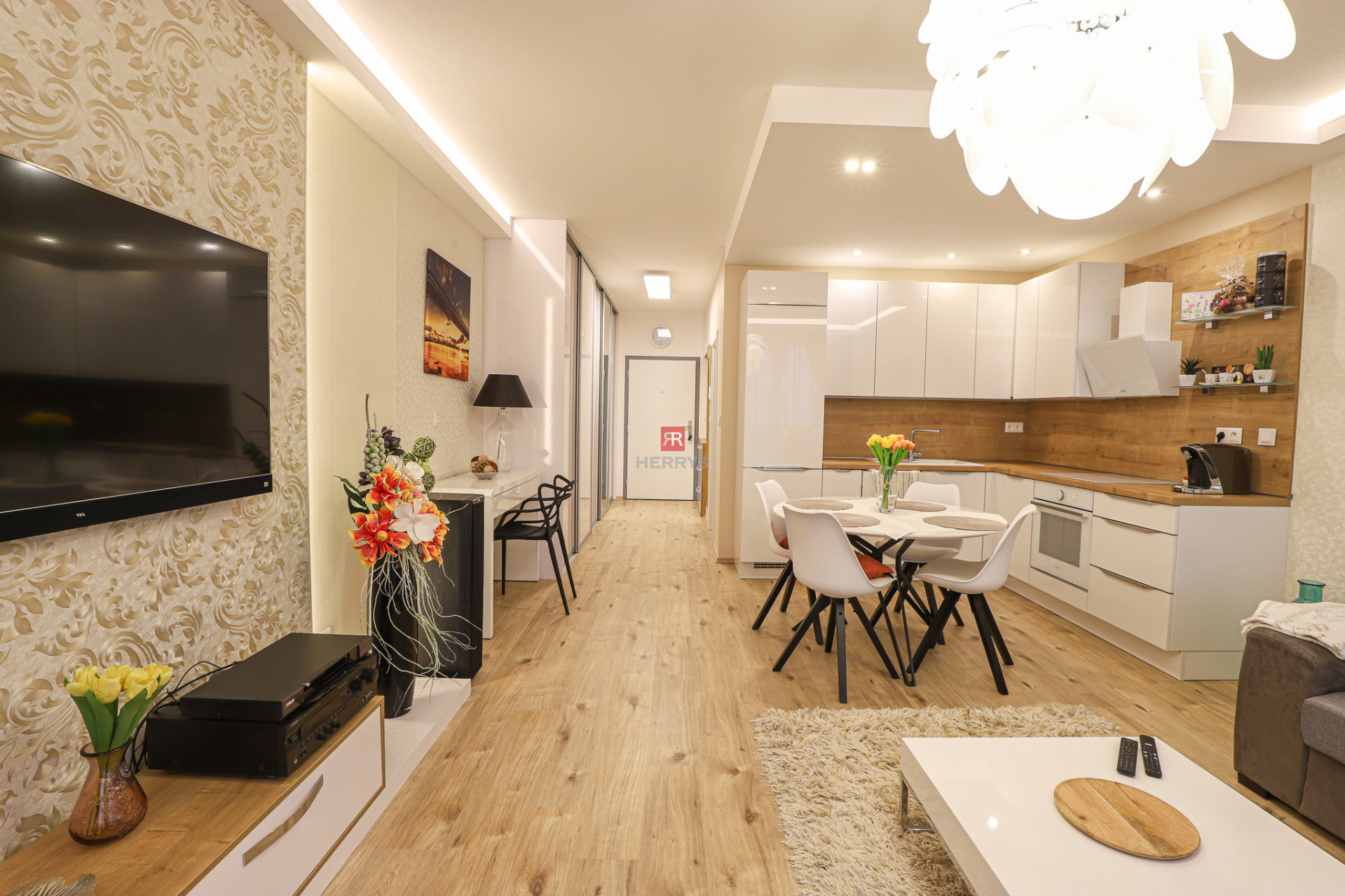 HERRYS - Na prenájom príjemný 1 izbový byt s loggiou a parkovaním v projekte Nuppu