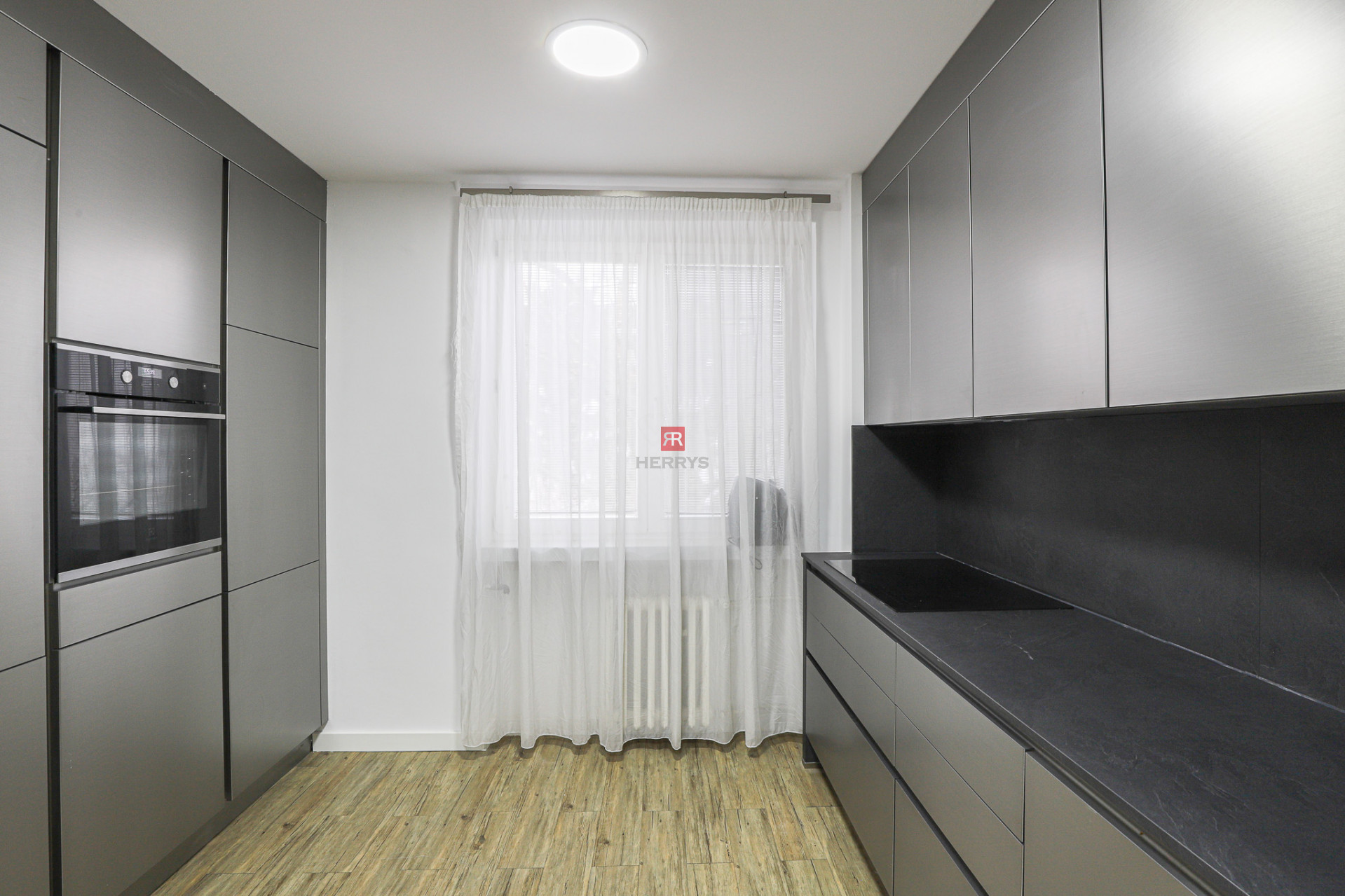 HERRYS - Na prenájom veľký 3 izbový byt 78m2 v blízkosti Horského parku na Kubániho ulici