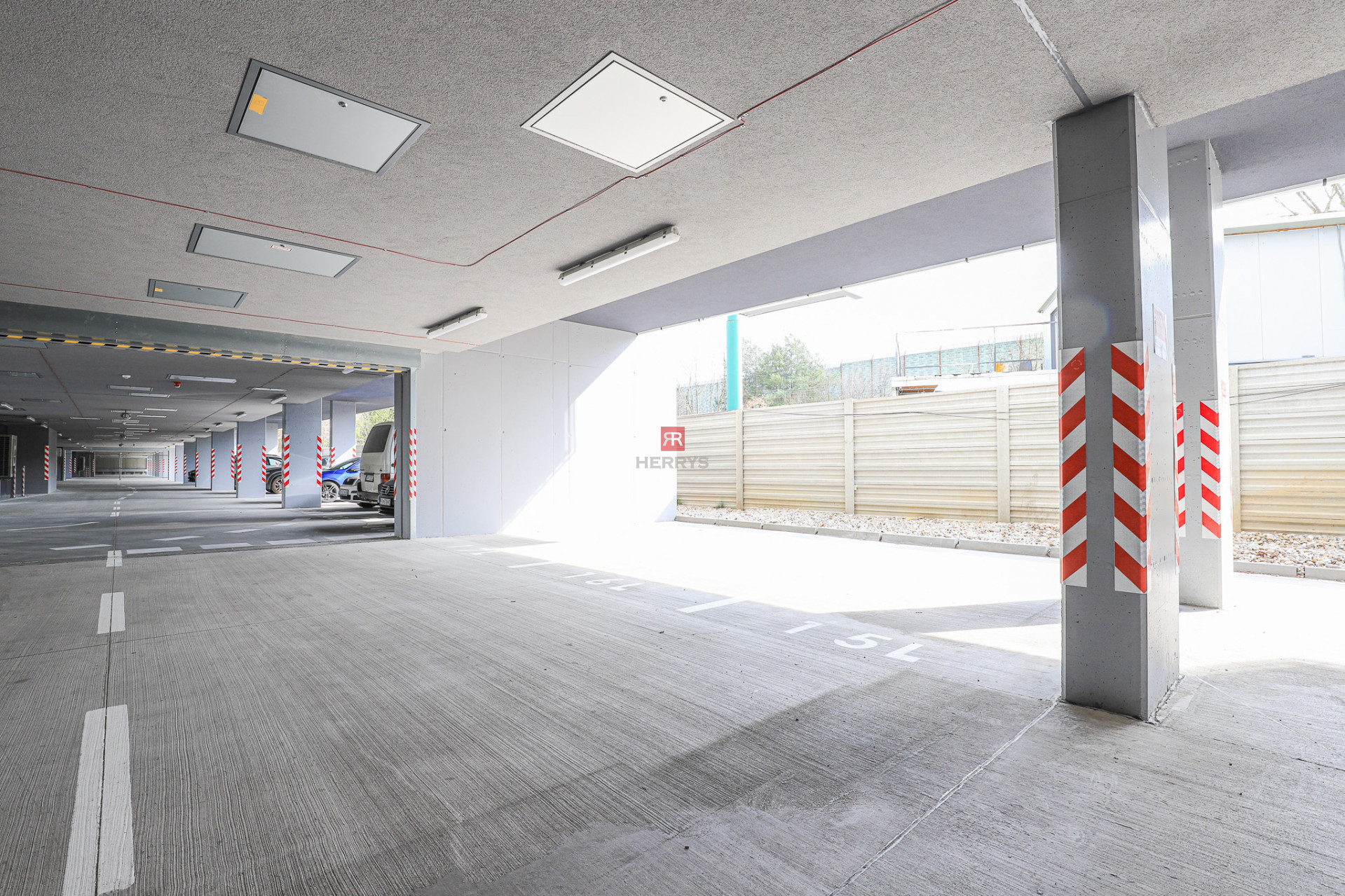 HERRYS - For rent non-residential space on the ground floor with an area of 166 m2 in NUPPU on Nivy