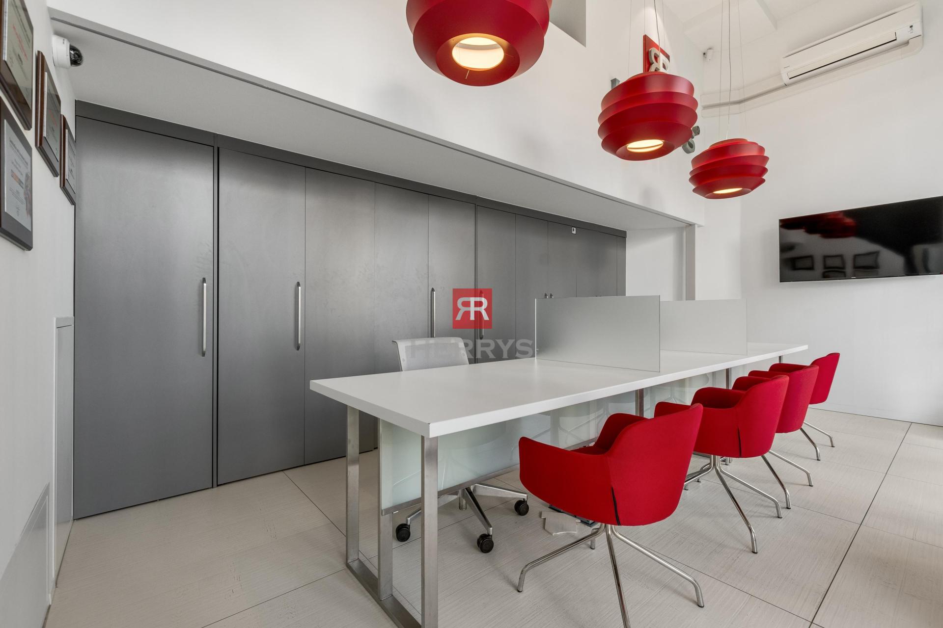 HERRYS - For sale commercial space in TOP location
