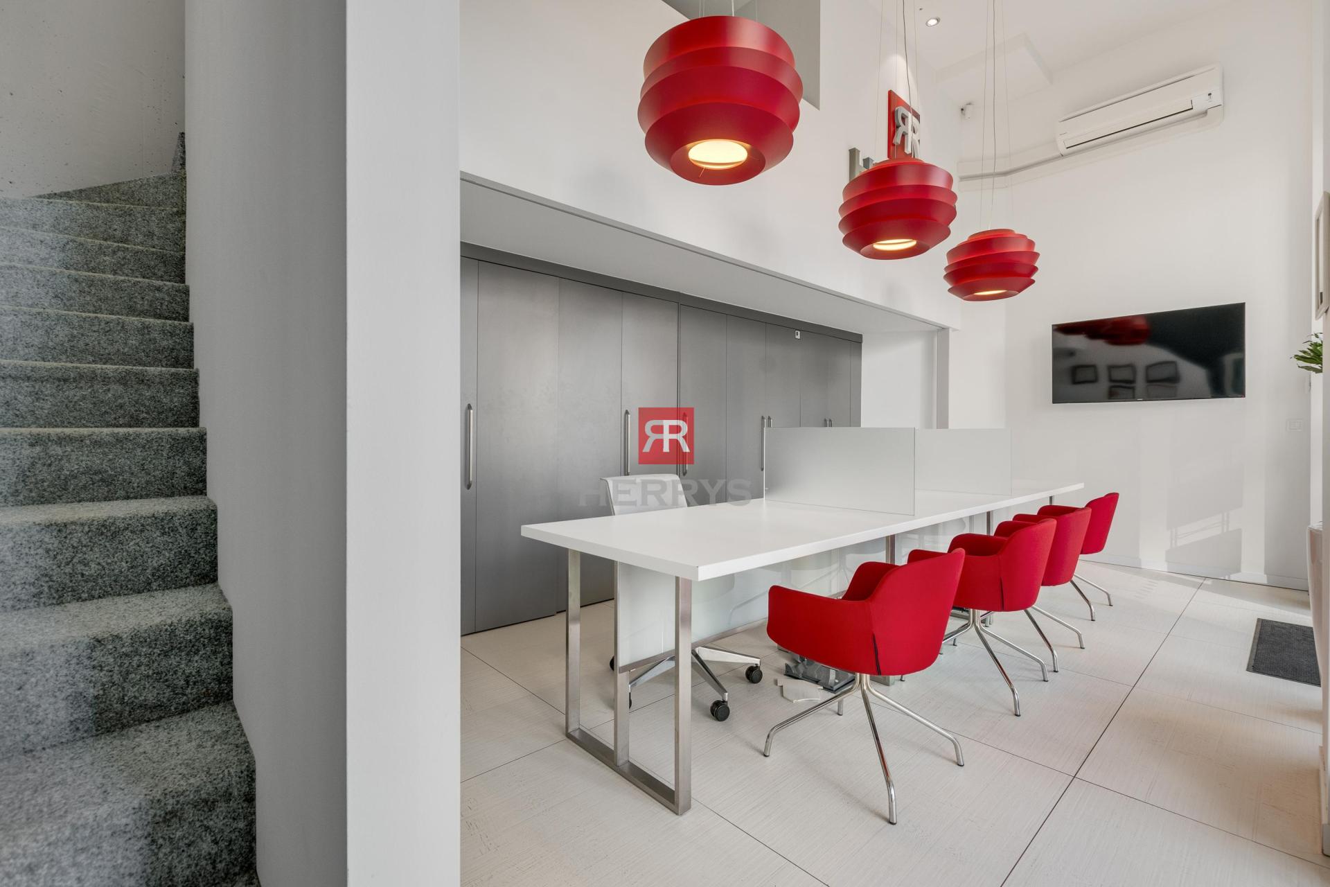 HERRYS - For sale commercial space in TOP location