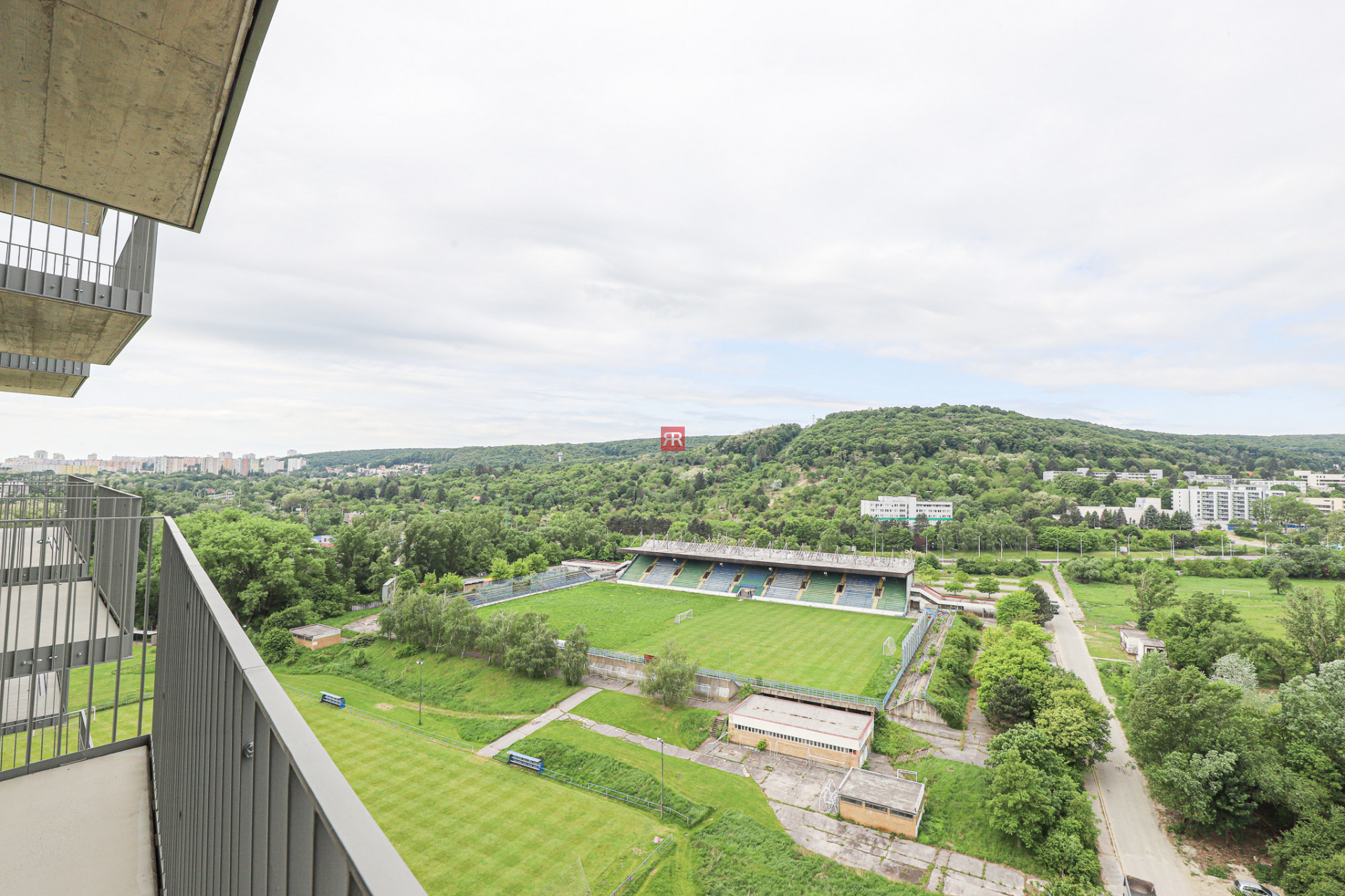 HERRYS - na prenájom moderný 2-izbový byt v novostavbe ČEREŠNE s parkovacím miestom