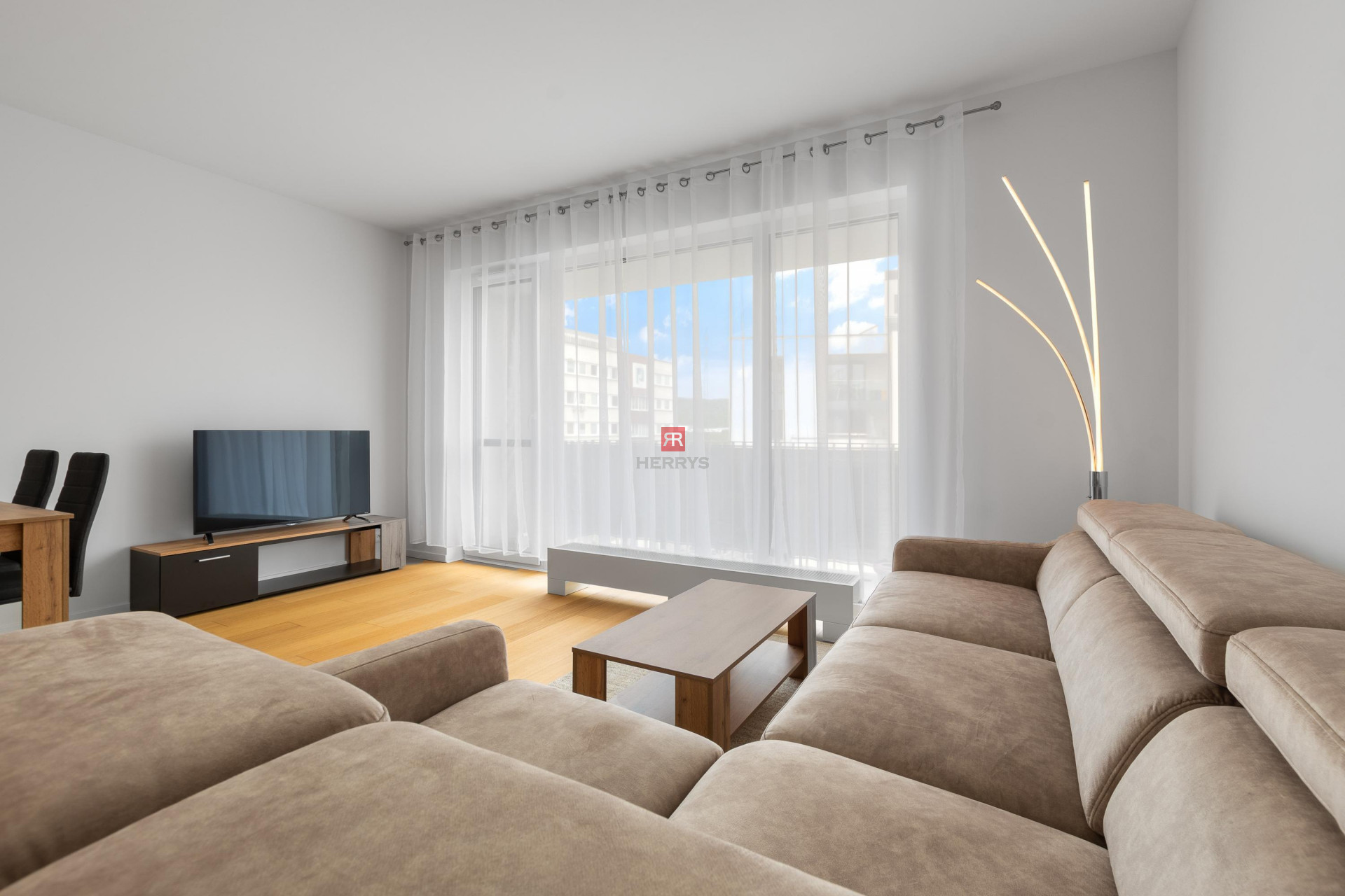 HERRYS - exkluzívne na prenájom nový 4 izbový byt s 2 parkovacími miestami v Dúbravke