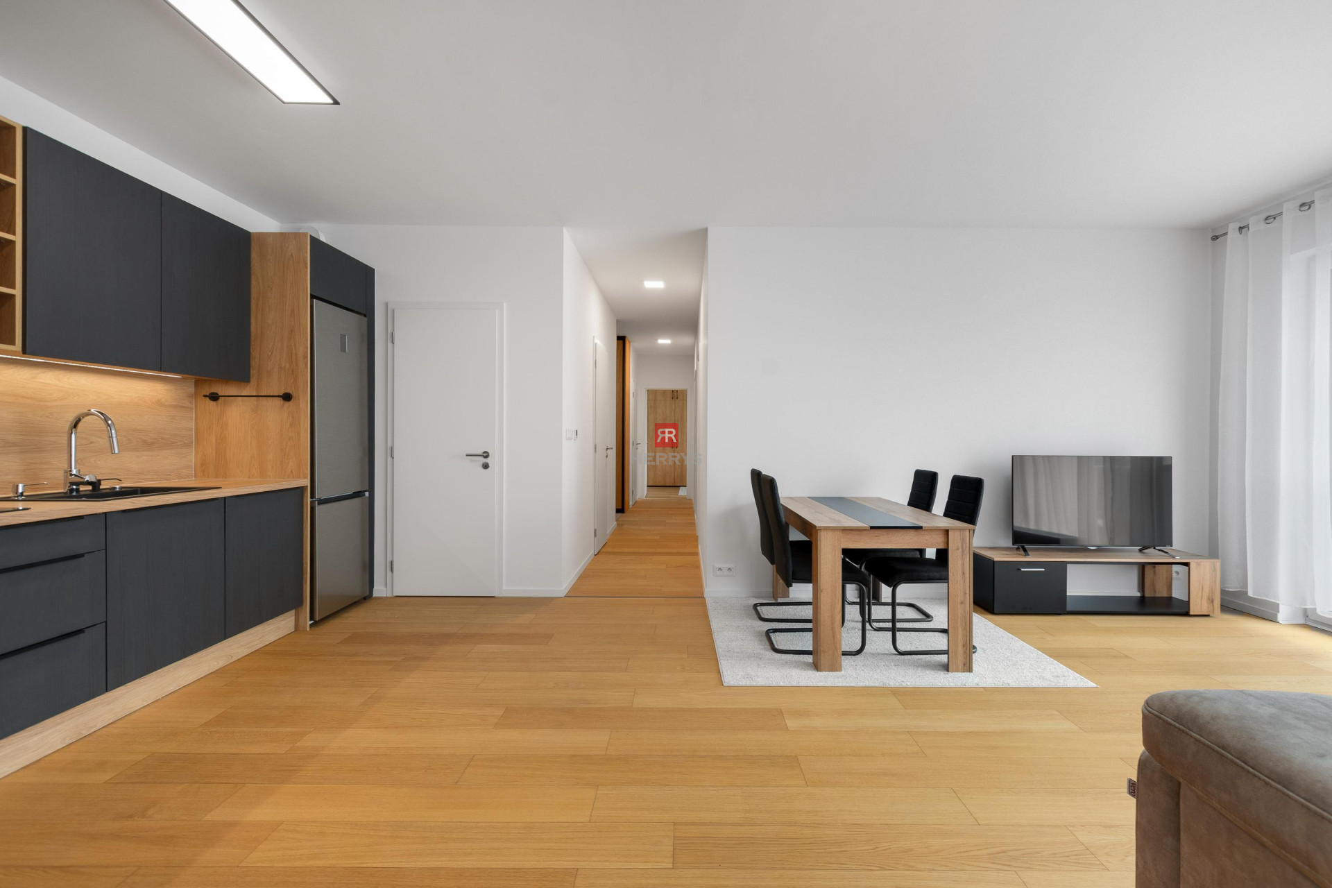 HERRYS - exkluzívne na prenájom nový 4 izbový byt s 2 parkovacími miestami v Dúbravke