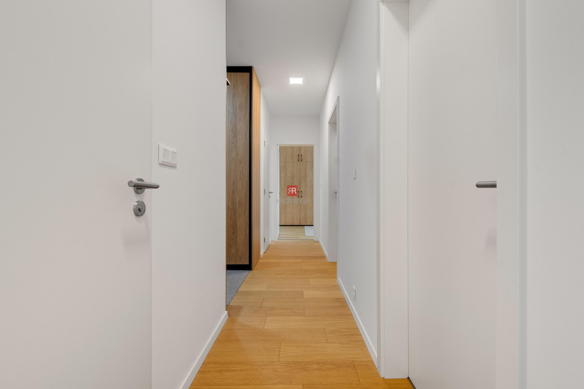 HERRYS - exkluzívne na prenájom nový 4 izbový byt s 2 parkovacími miestami v Dúbravke