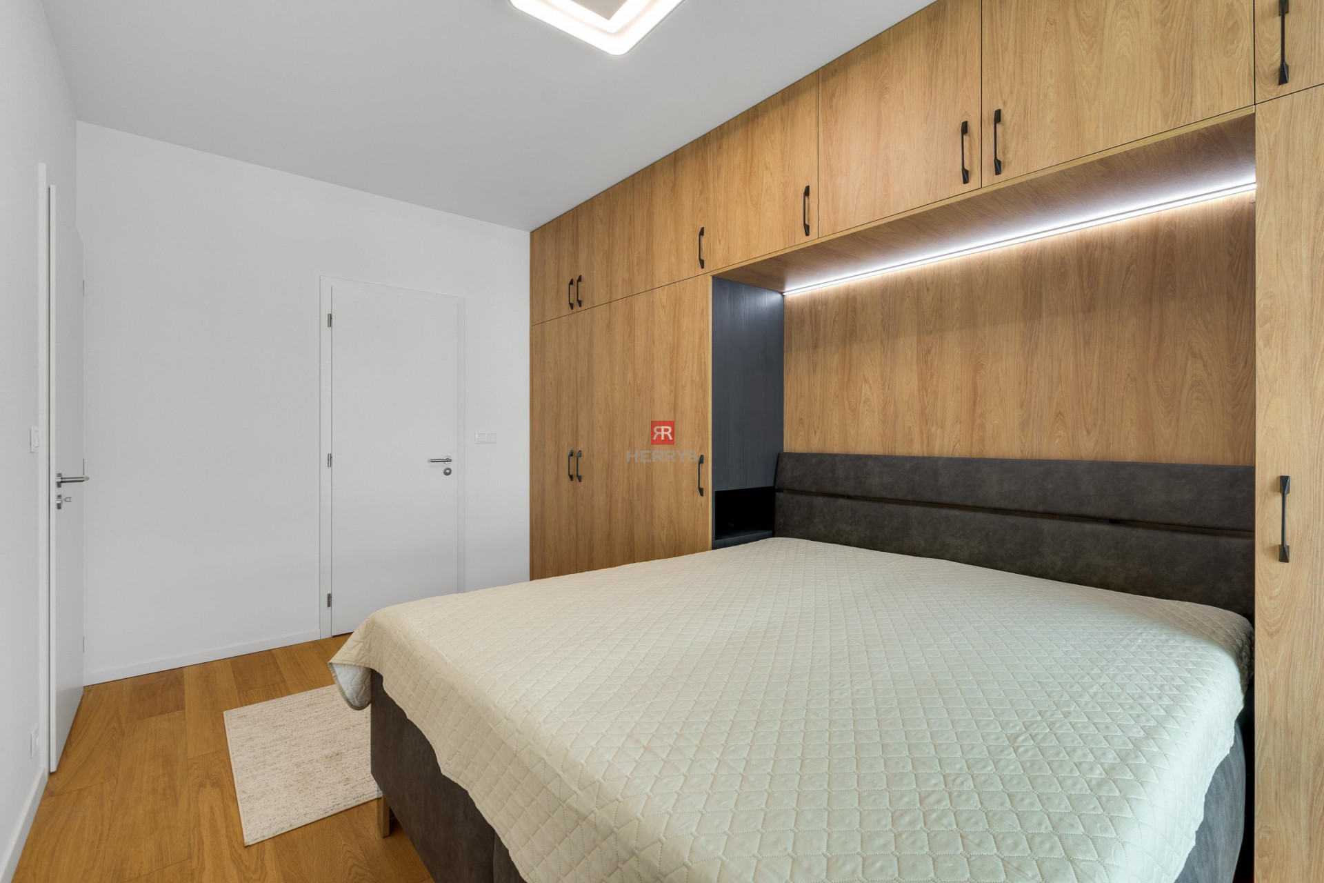 HERRYS - exkluzívne na prenájom nový 4 izbový byt s 2 parkovacími miestami v Dúbravke