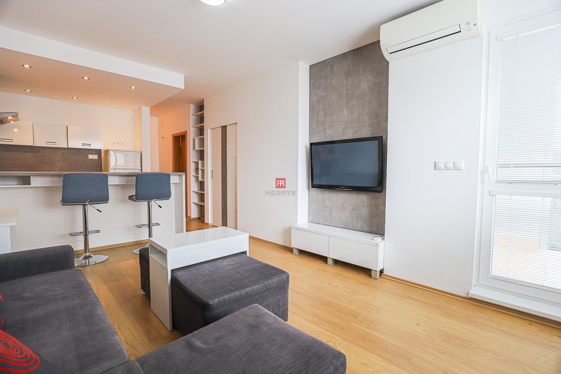 HERRYS - Na prenájom príjemný klimatizovaný 2 izbový byt v Perle Ružinova, parking&nbsp;