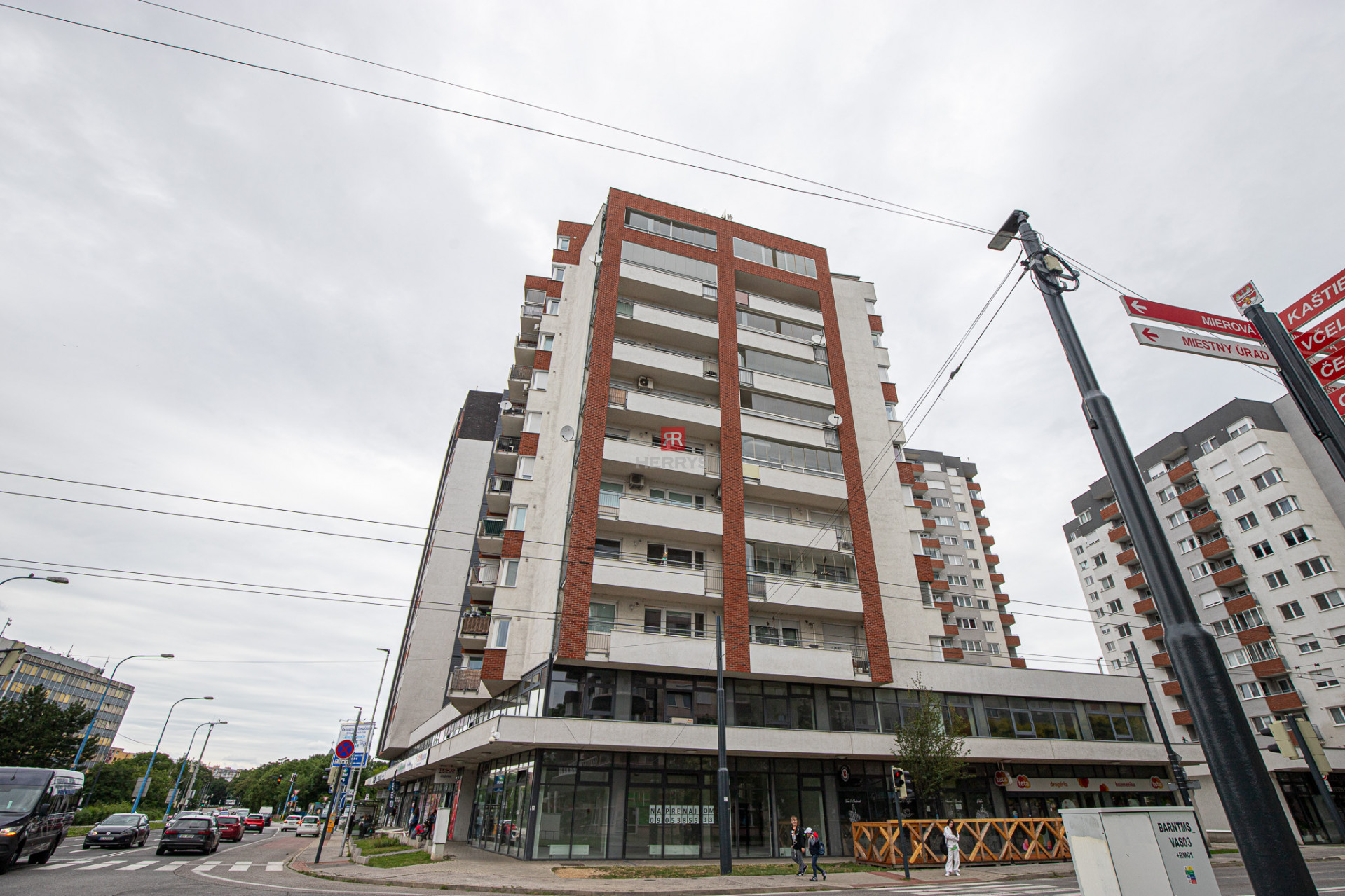 HERRYS - Na prenájom príjemný klimatizovaný 2 izbový byt v Perle Ružinova, parking&nbsp;