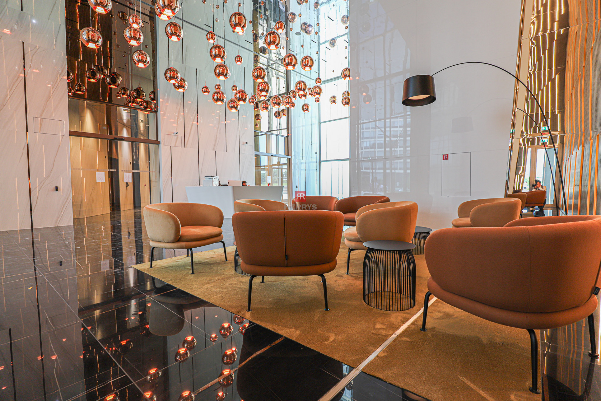 HERRYS – For rent 2-room apartment with a view on Danube in the highest skyscraper, Eurovea Tower