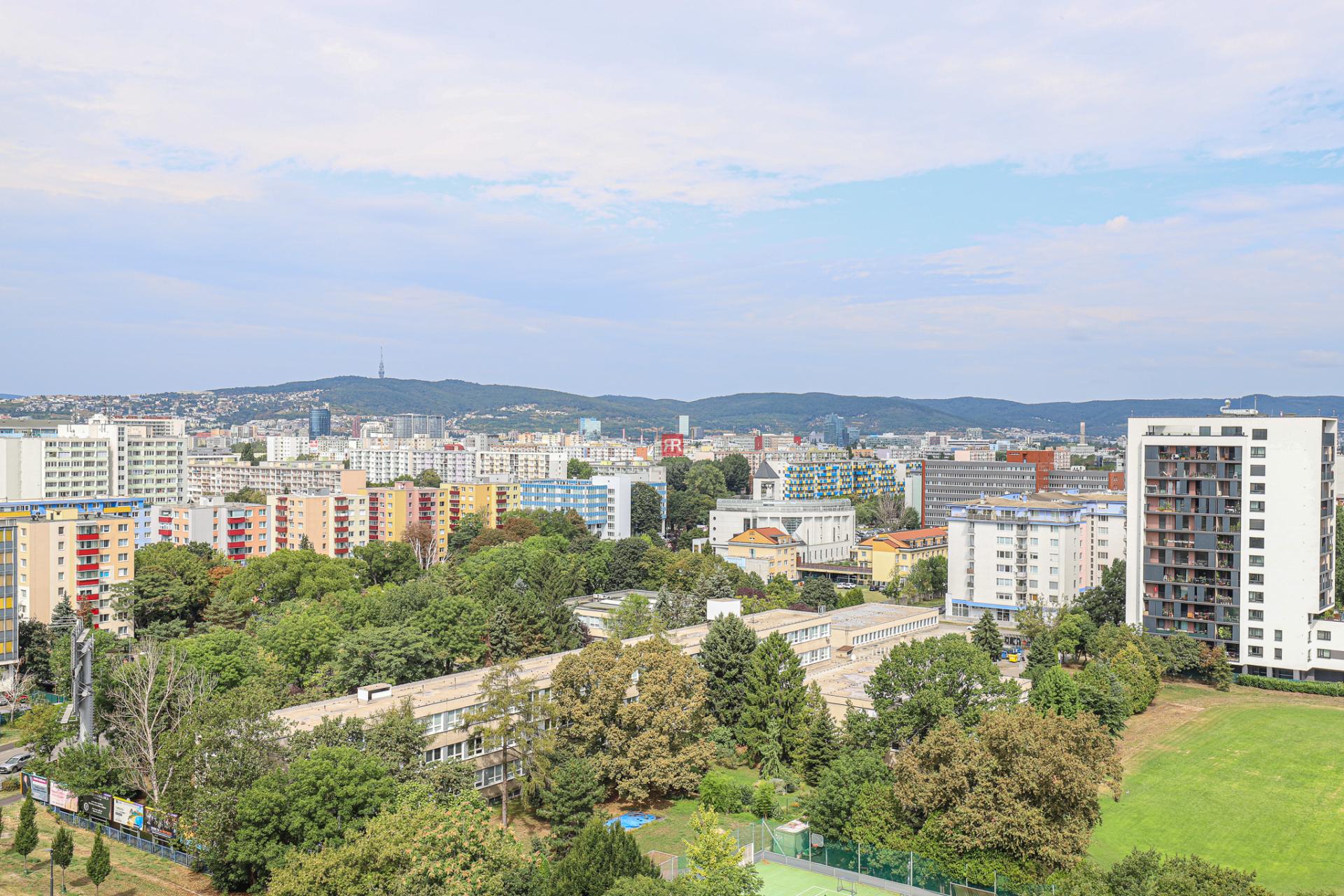 HERRYS - Pleasant air-conditioned 2-room apartment with parking space for rent in Perla Ružinova