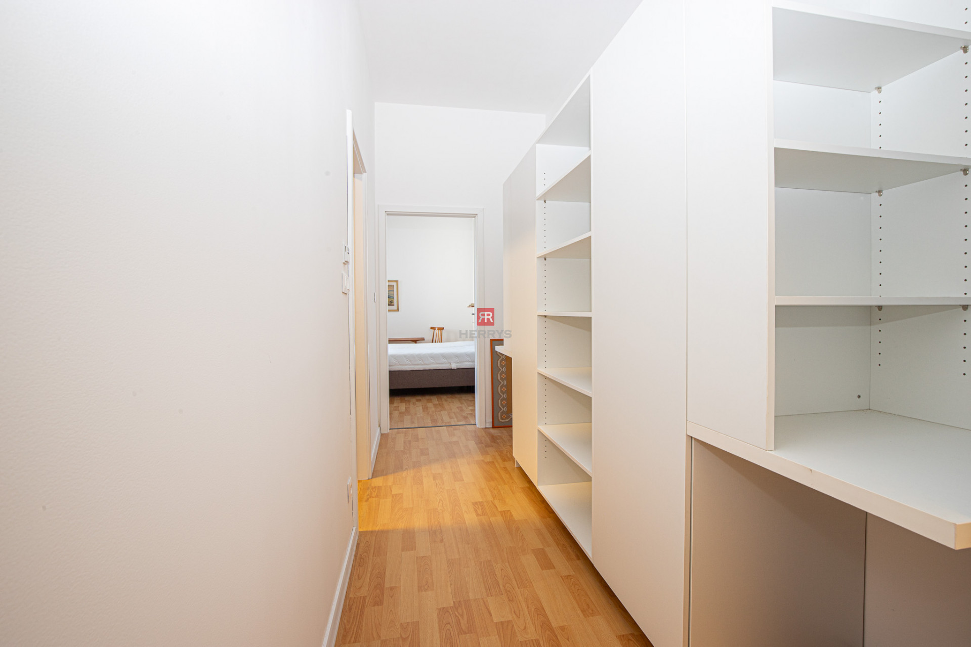 HERRYS - For rent spacious 2-room apartment in the Kesselbauer project with a view to the backyard