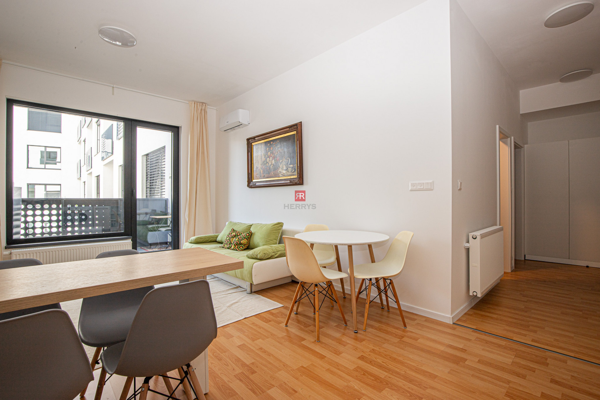 HERRYS - For rent spacious 2-room apartment in the Kesselbauer project with a view to the backyard