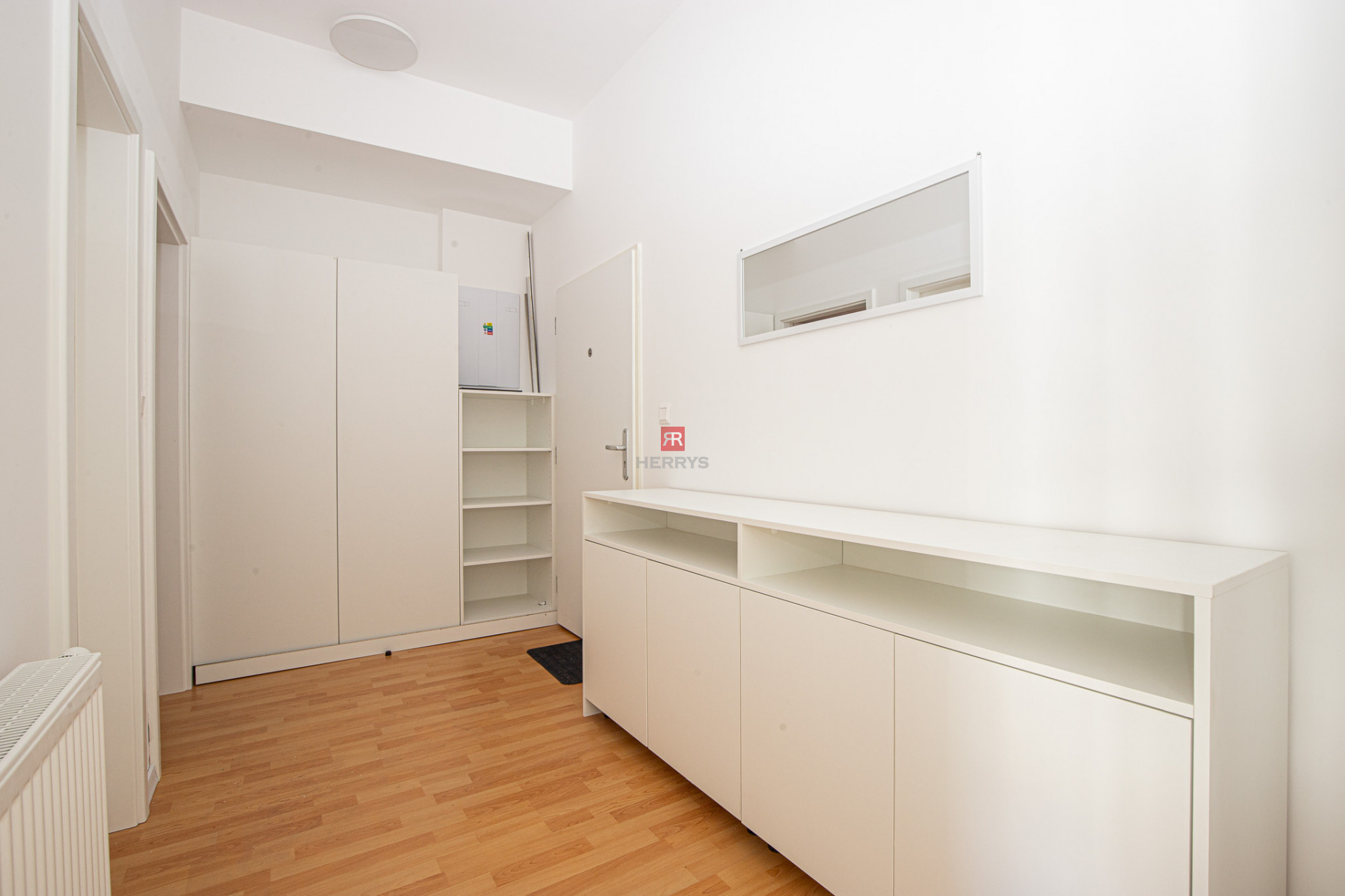 HERRYS - For rent spacious 2-room apartment in the Kesselbauer project with a view to the backyard