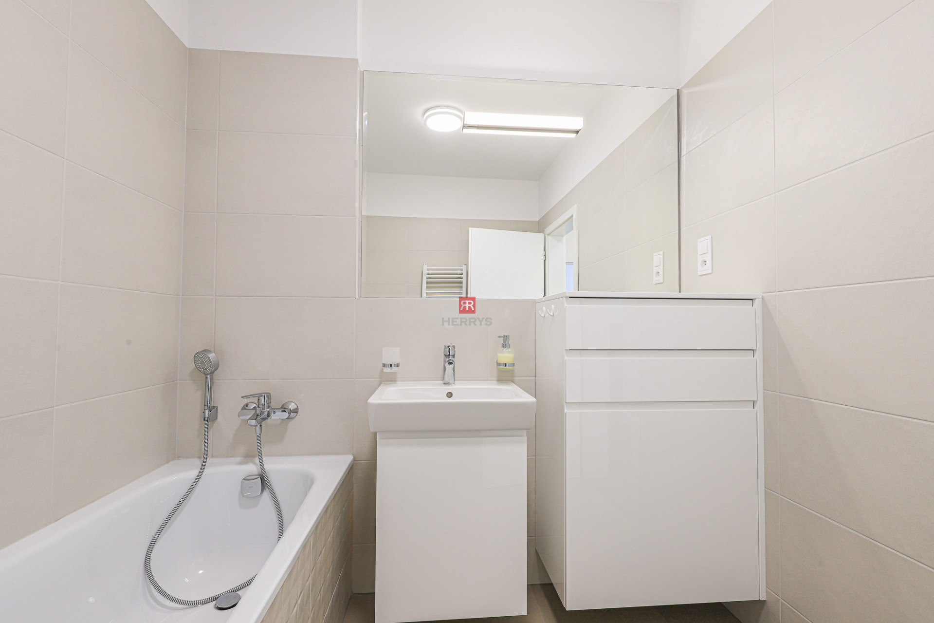 HERRYS - Na prenájom nový 4 izbový byt v projekte Rínok Rača