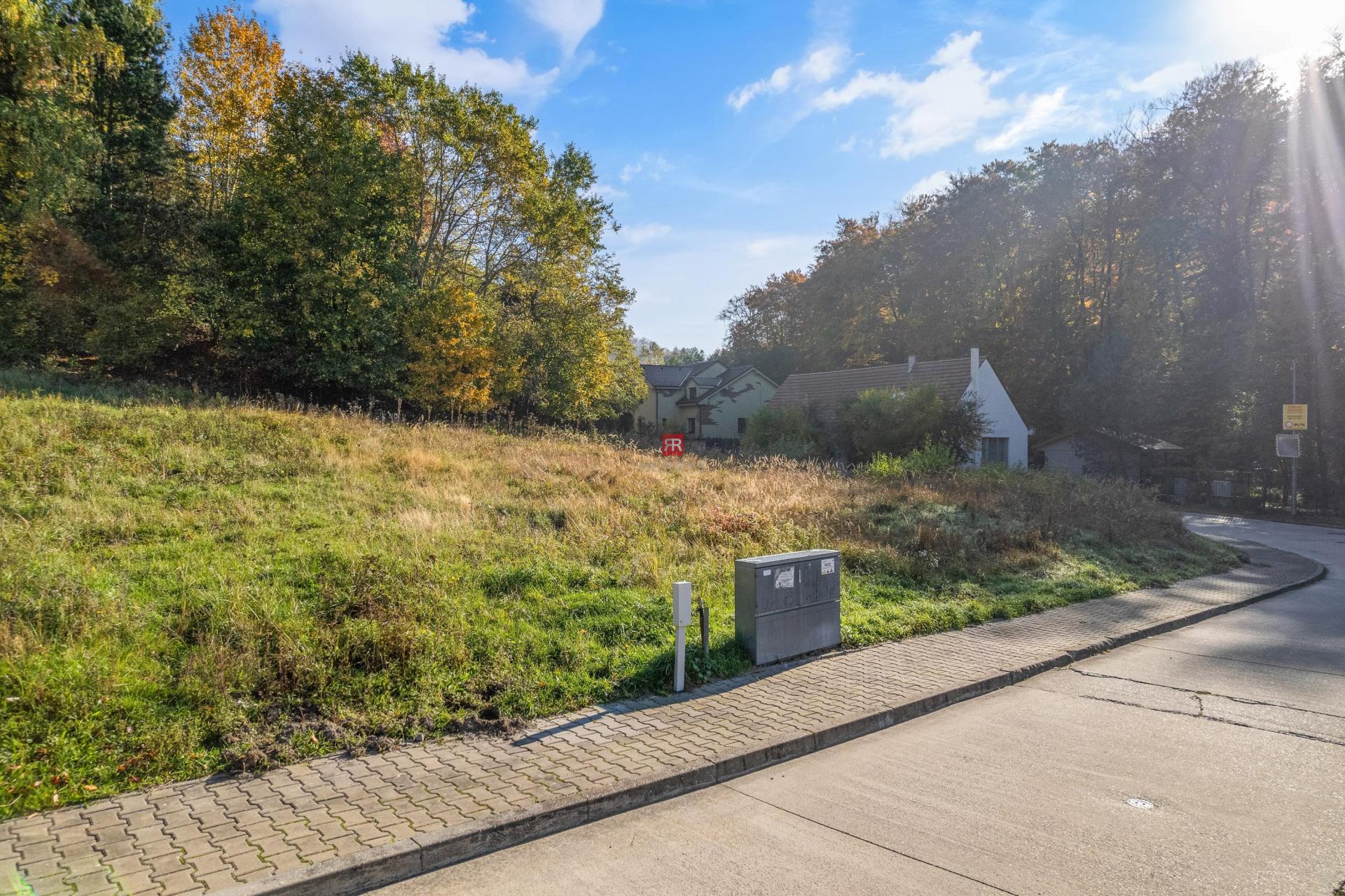 HERRYS - Na predaj lukratívny stavebný pozemok 1.311 m2 so sieťami, Pánsky les - Marianka&nbsp;
