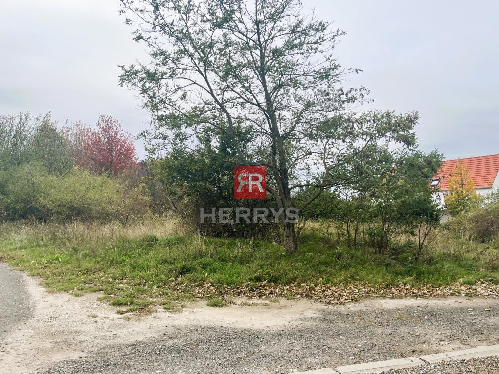 HERRYS - Na predaj rovinatý stavebný pozemok pre rodinný dom v Lamači&nbsp;