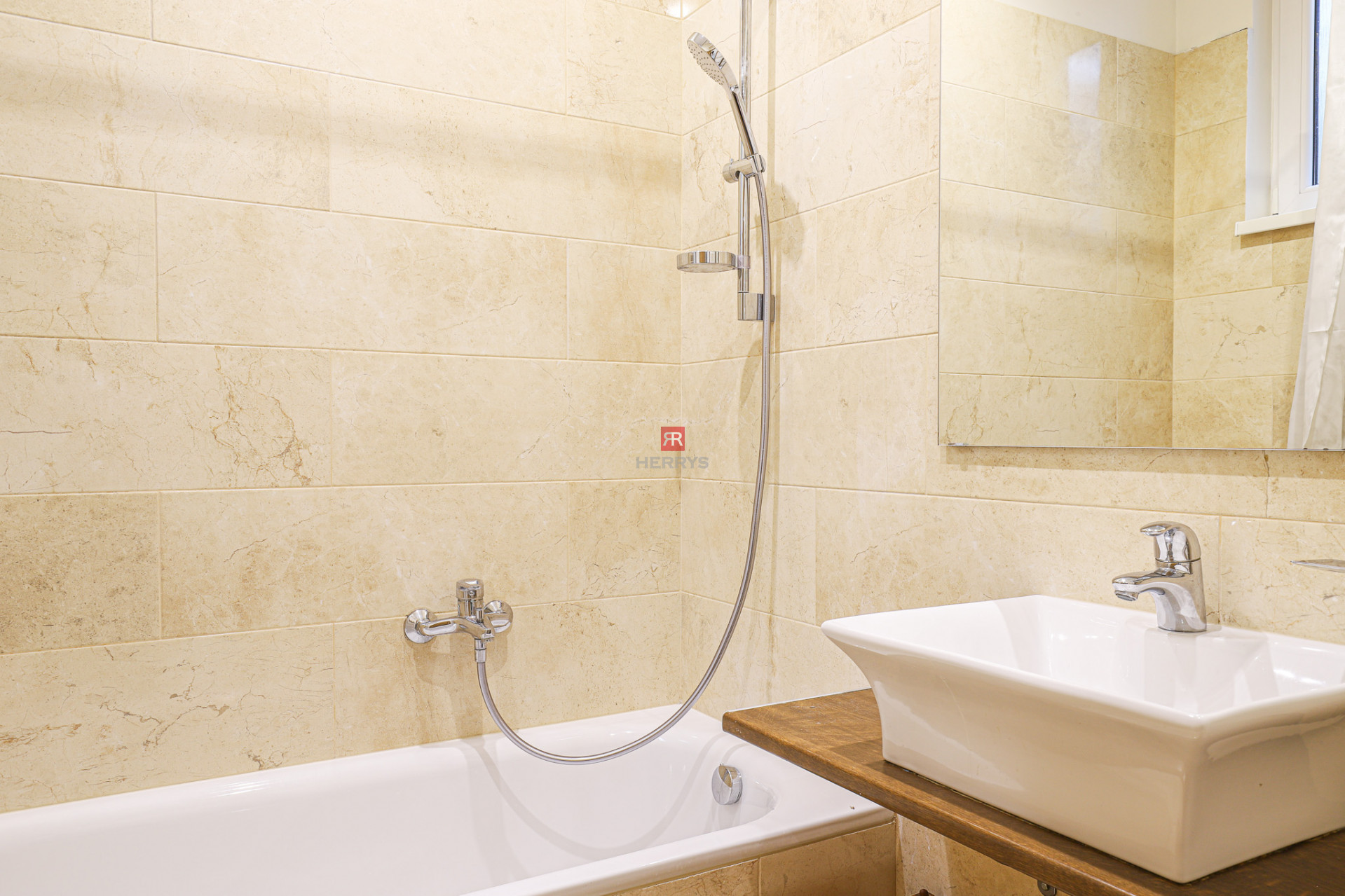 HERRYS - Prenájom zariadeného 2-izbového bytu v historickom centre Starého Mesta