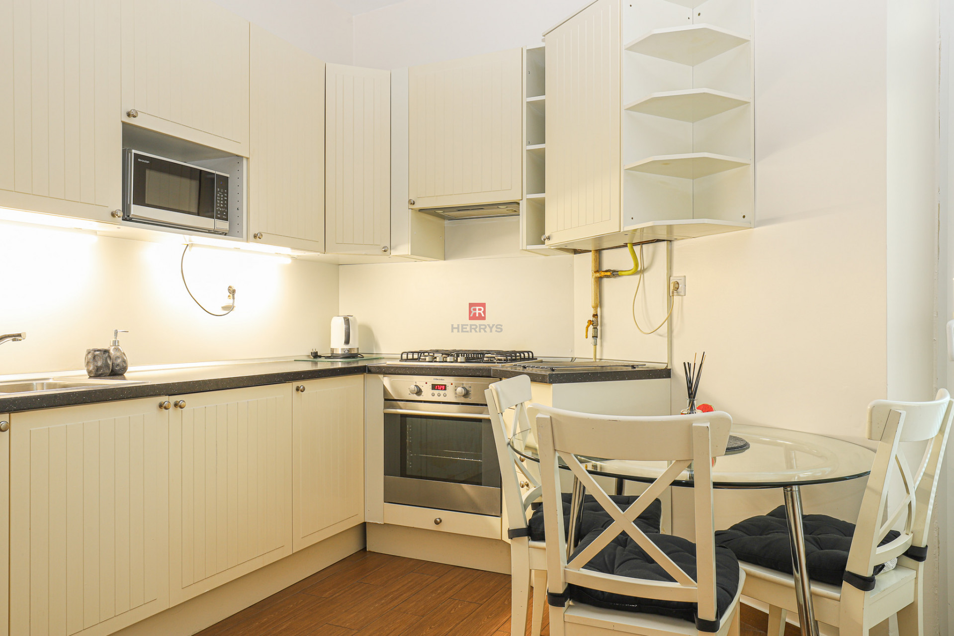 HERRYS - Prenájom zariadeného 2-izbového bytu v historickom centre Starého Mesta