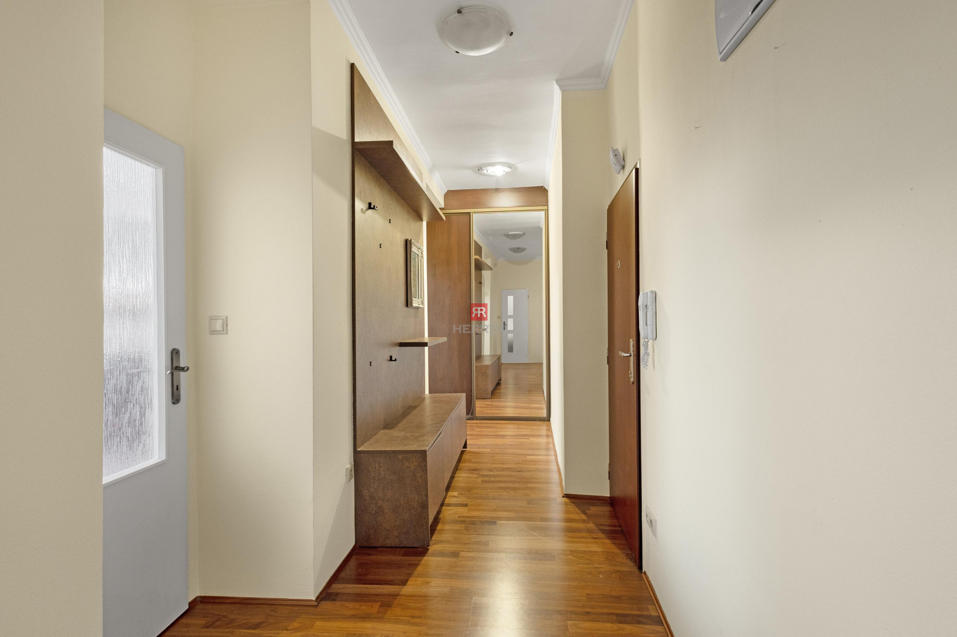 HERRYS - Spacious 2-room apartment for sale on the Danube waterfront