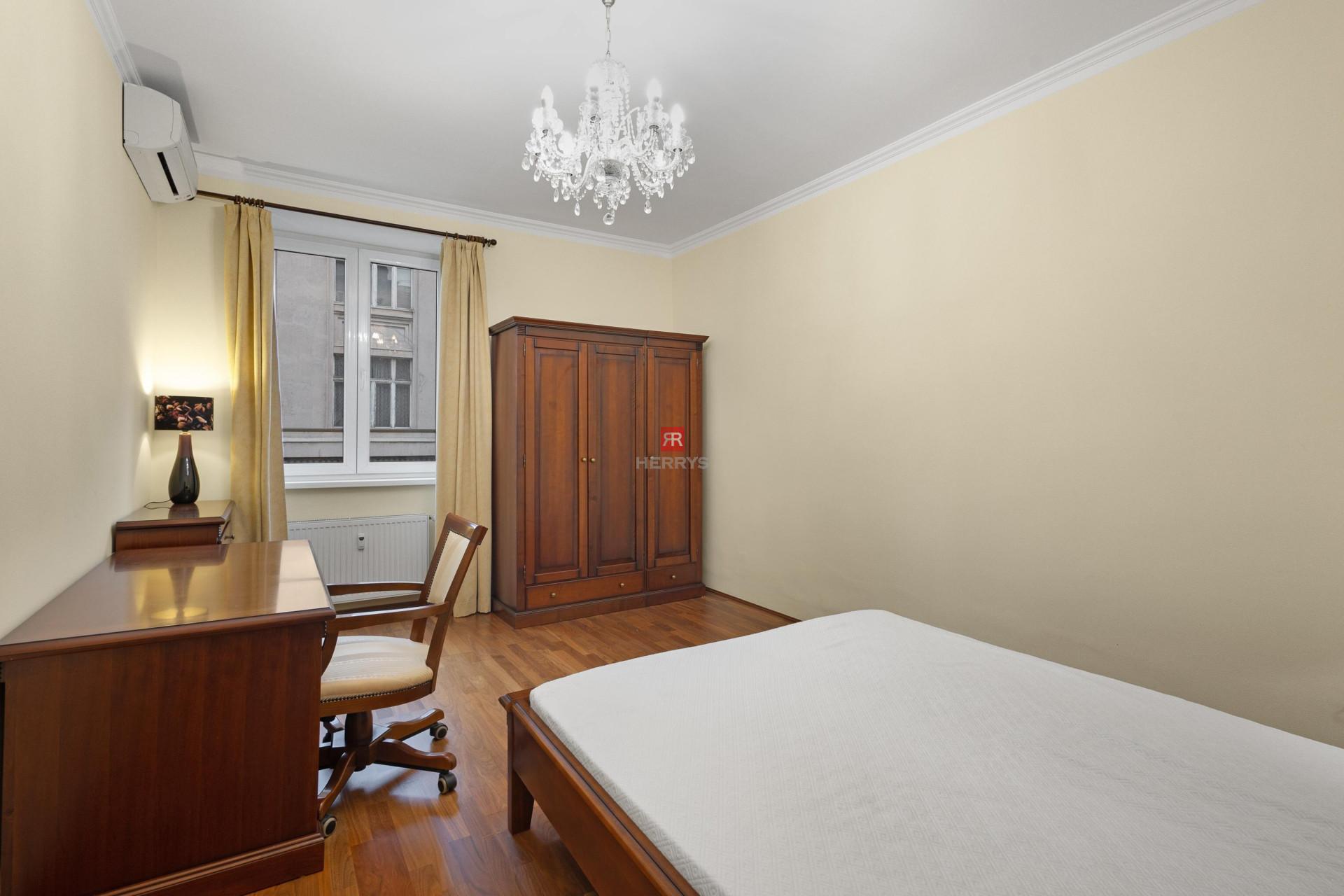 HERRYS - Spacious 2-room apartment for sale on the Danube waterfront