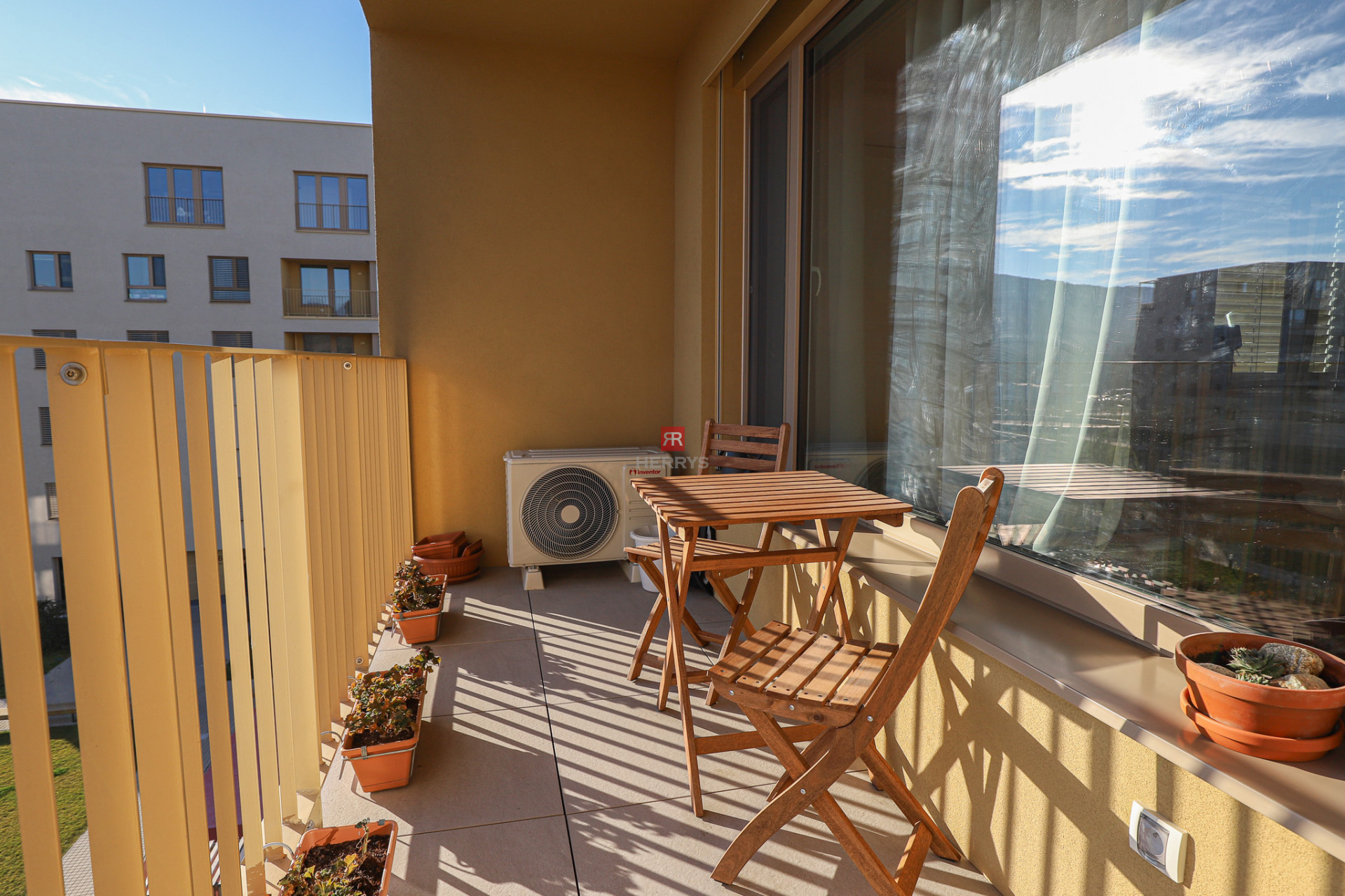 Realitná kancelária HERRYS ponúka na prenájom moderný 3-izbový v obľúbenej lokalite Bory