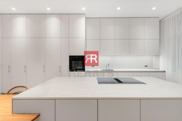 HERRYS - Na prenájom výnimočný 5-izbový apartmán v najžiadanejšej lokalite Starého Mesta