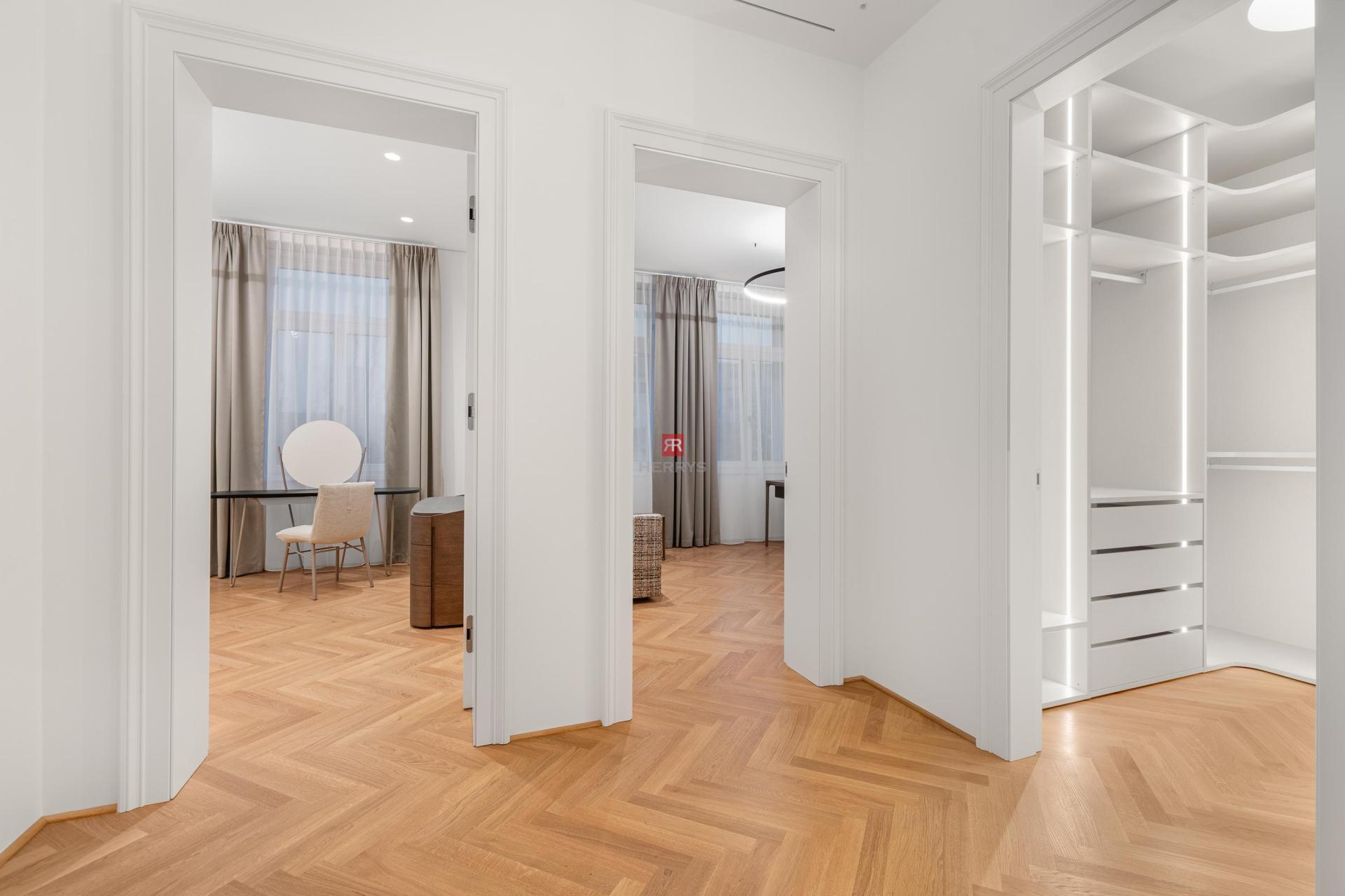 HERRYS - Na prenájom výnimočný 5-izbový apartmán v najžiadanejšej lokalite Starého Mesta