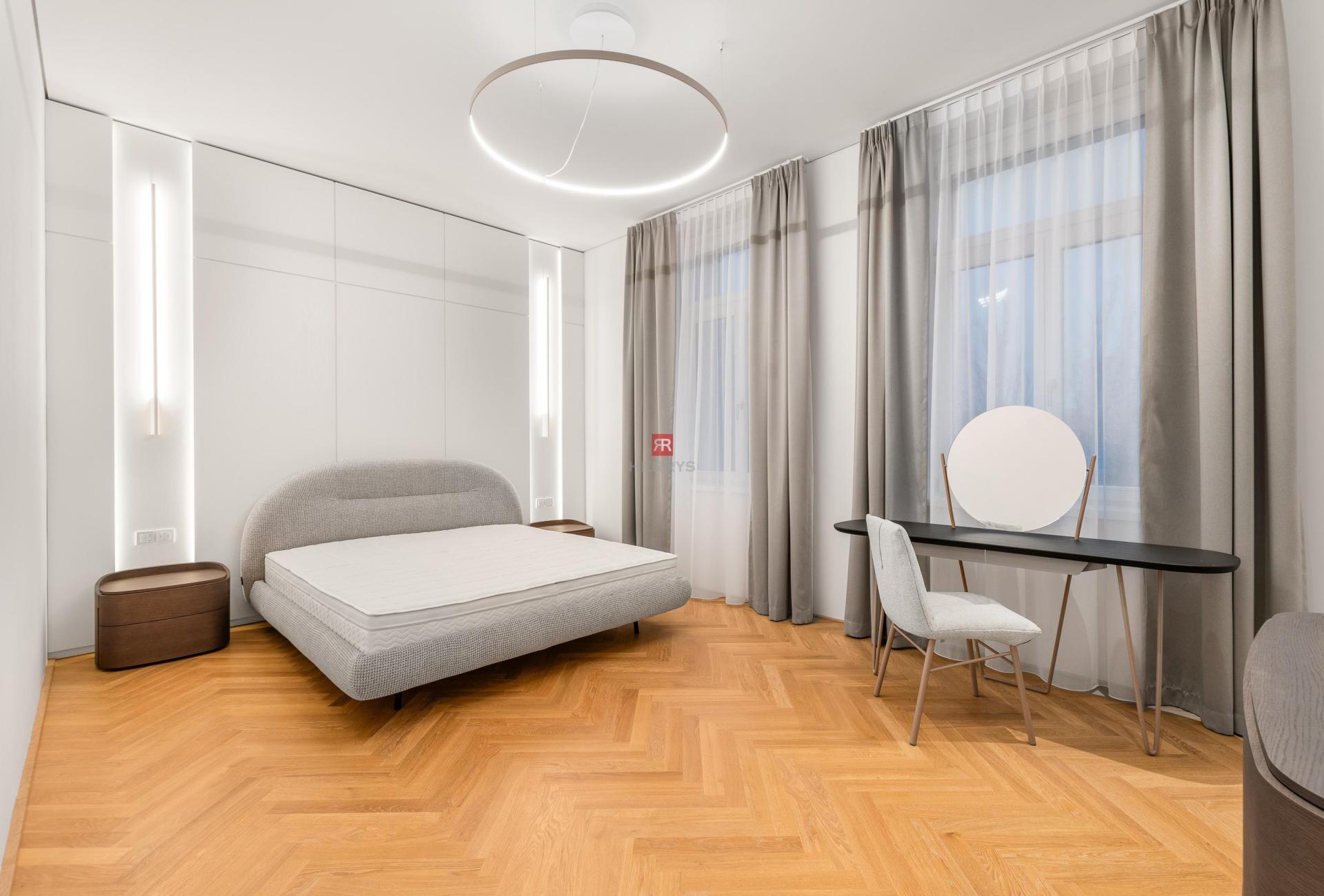 HERRYS - Na prenájom výnimočný 5-izbový apartmán v najžiadanejšej lokalite Starého Mesta