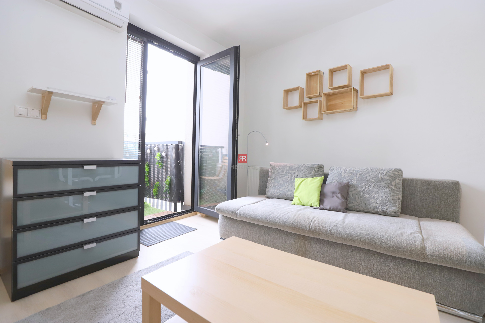 HERRYS - Na prenájom zariadený 1 izbový byt s balkónom pri prezidentskej záhrade