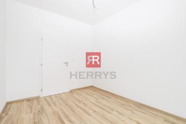 HERRYS - Na prenájom nezariadený kancelársky priestor v projekte Nový Ružinov