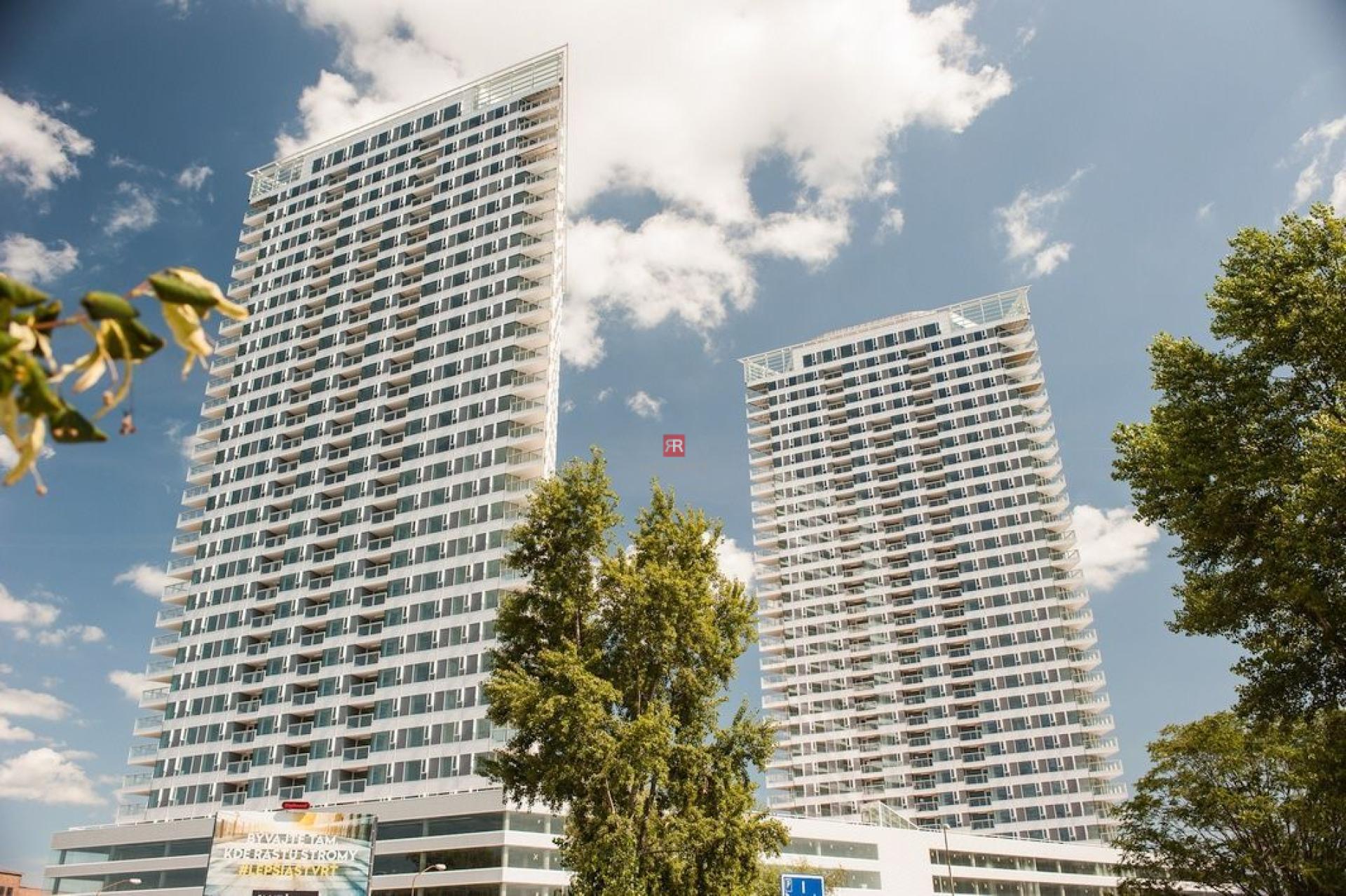 HERRYS- Na prenájom parkovacie státie na -1 v projekte PANORAMA CITY - Landererova ulica