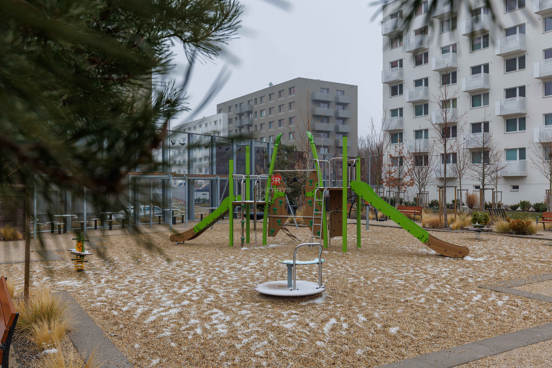 HERRYS - Na prenájom nadštandardne zariadený a klimatizovaný 2-izbový byt v Ovocných Sadoch