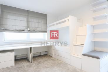 HERRYS - For rent 4-room duplex with a large terrace, with the possibility of having a dog