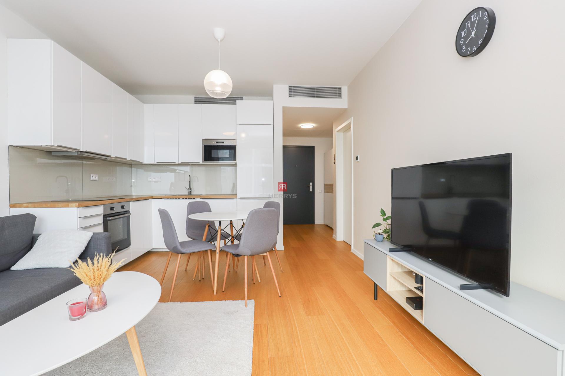 HERRYS – For rent 1 bedroom flat with parking place in project Sky Park