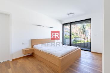 HERRYS – Na predaj luxusný 4-izbový byt s terasou, 2 balkónmi a parkovaním v Rezidencii Sokolská