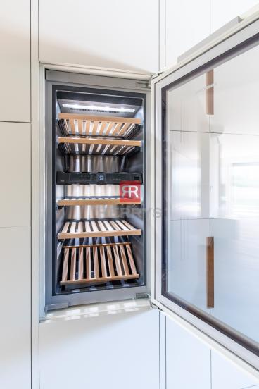 HERRYS – Na predaj luxusný 4-izbový byt s terasou, 2 balkónmi a parkovaním v Rezidencii Sokolská