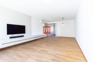 HERRYS – Na predaj luxusný 4-izbový byt s terasou, 2 balkónmi a parkovaním v Rezidencii Sokolská