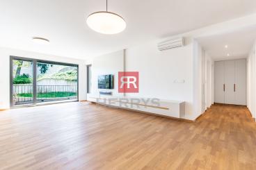HERRYS – Na predaj luxusný 4-izbový byt s terasou, 2 balkónmi a parkovaním v Rezidencii Sokolská
