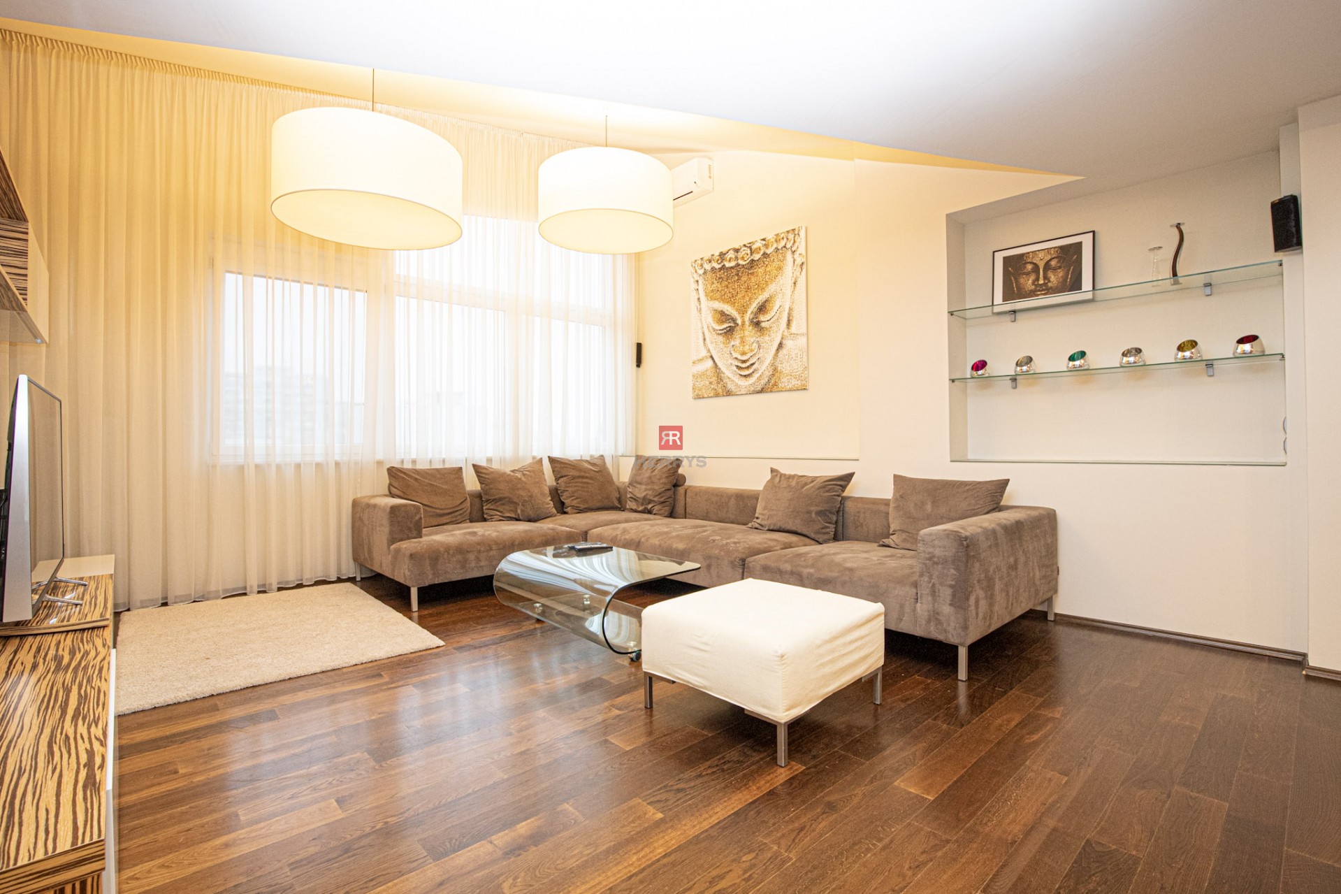 HERRYS - Na prenájom nadštandardný 6 izbový byt s krbom v blízkosti centra