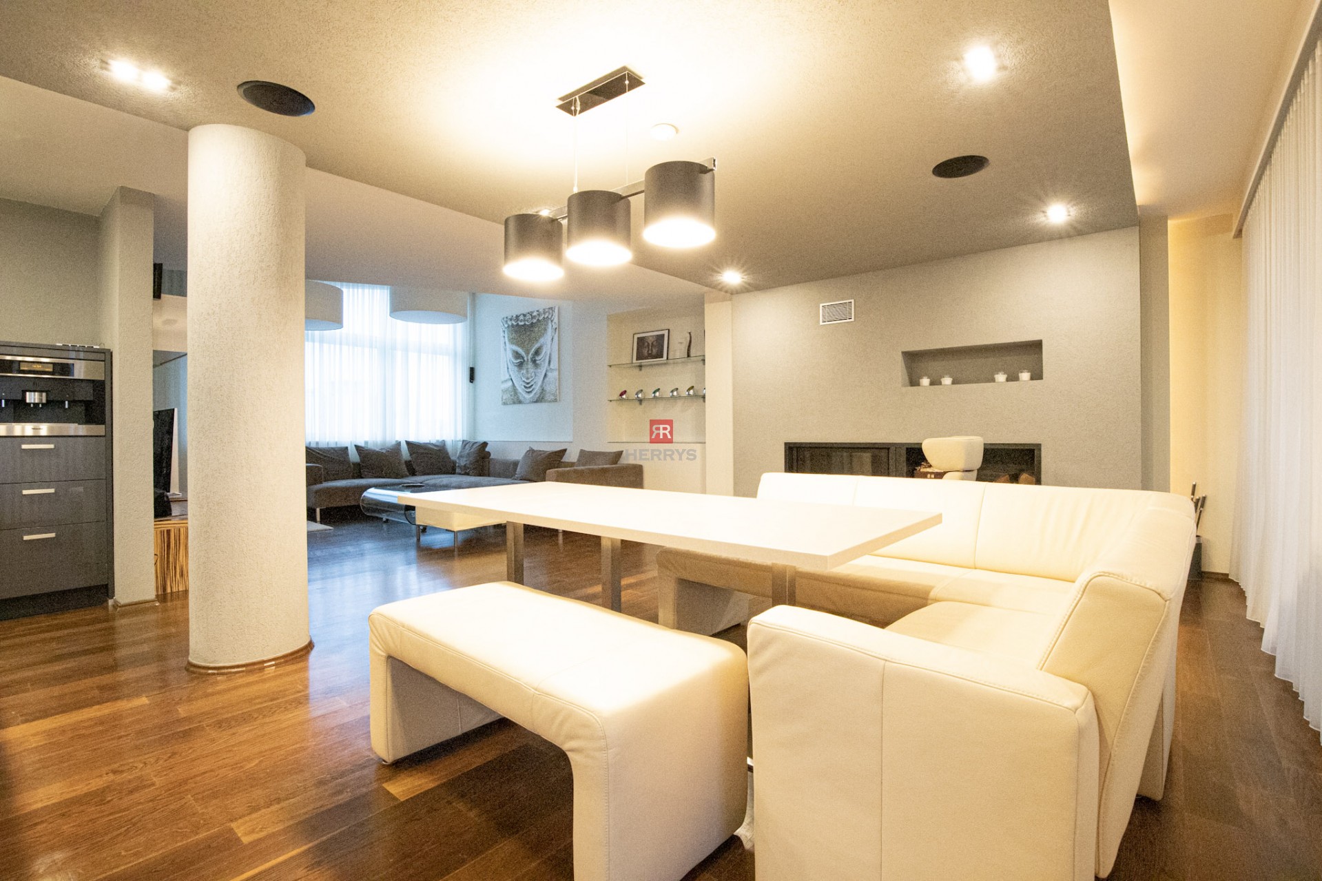 HERRYS - Na prenájom nadštandardný 6 izbový byt s krbom v blízkosti centra