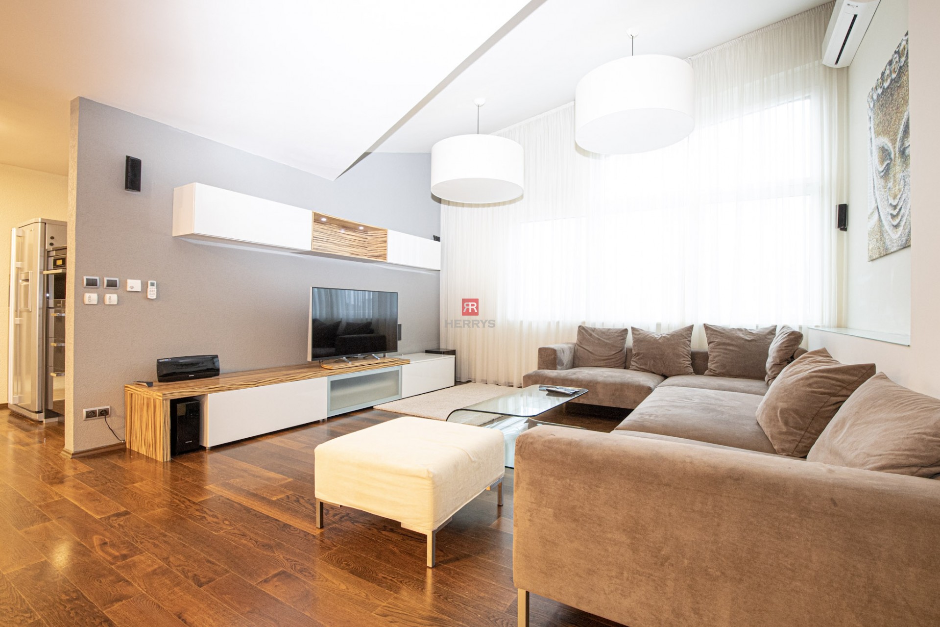 HERRYS - Na prenájom nadštandardný 6 izbový byt s krbom v blízkosti centra