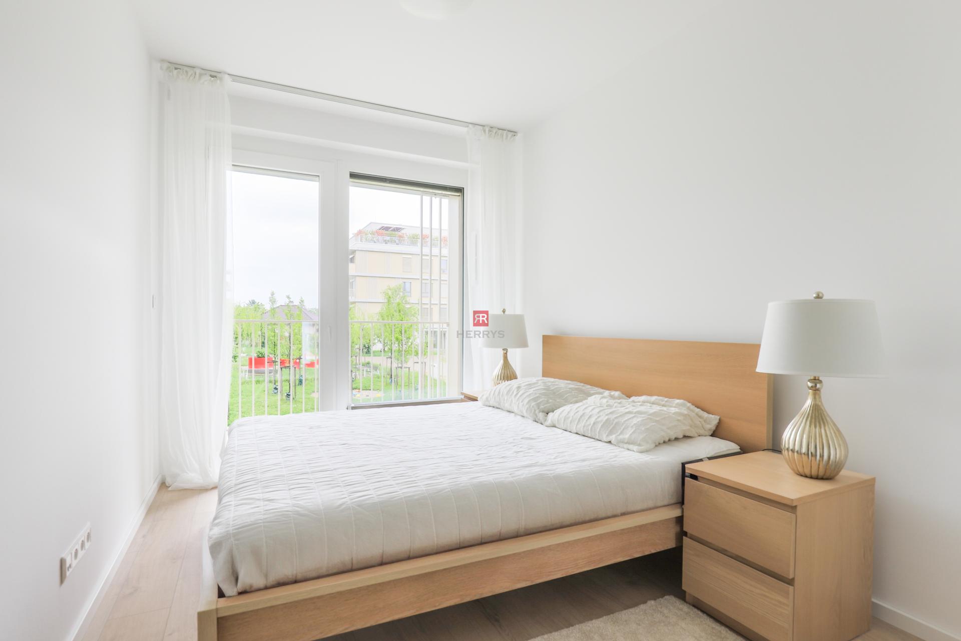 HERRYS - Na prenájom zariadený 2-izbový apartmán s parkovaním v cene, v&nbsp;projekte&nbsp;NOVÝ RUŽINOV