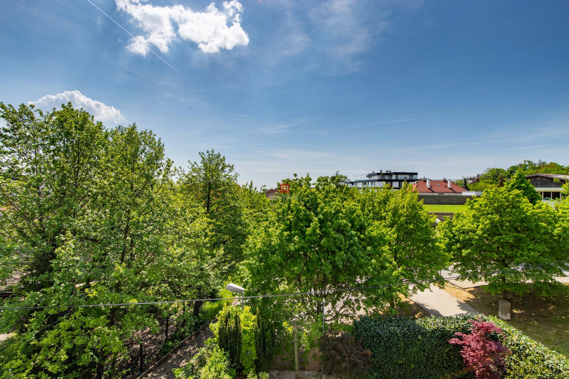 HERRYS - For sale exclusive 4-room apartment in close proximity to the forest in Koliba