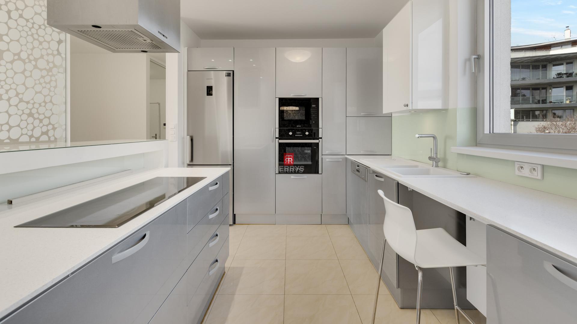 HERRYS - For sale exclusive 4-room apartment in close proximity to the forest in Koliba